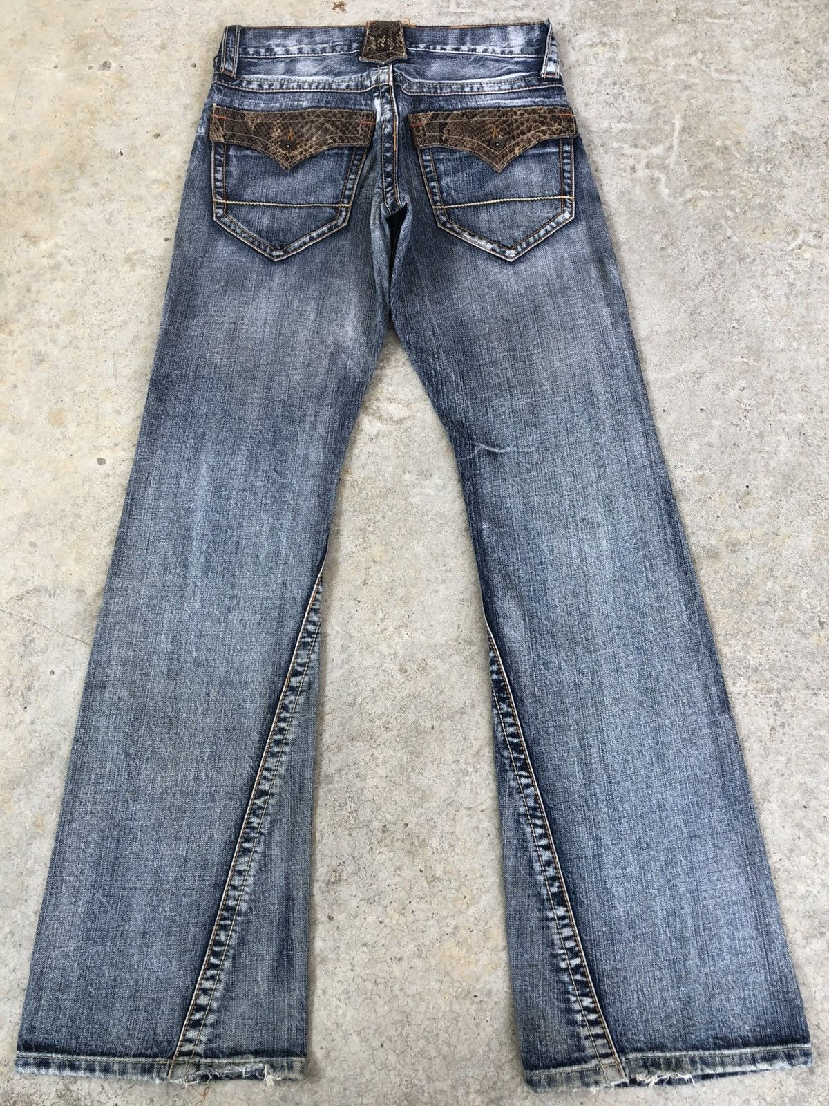 If Six Was Nine Semantic Design Flared Jeans Snake Skin Distressed Jeans Size US 30 / EU 46 - 2 Thumbnail