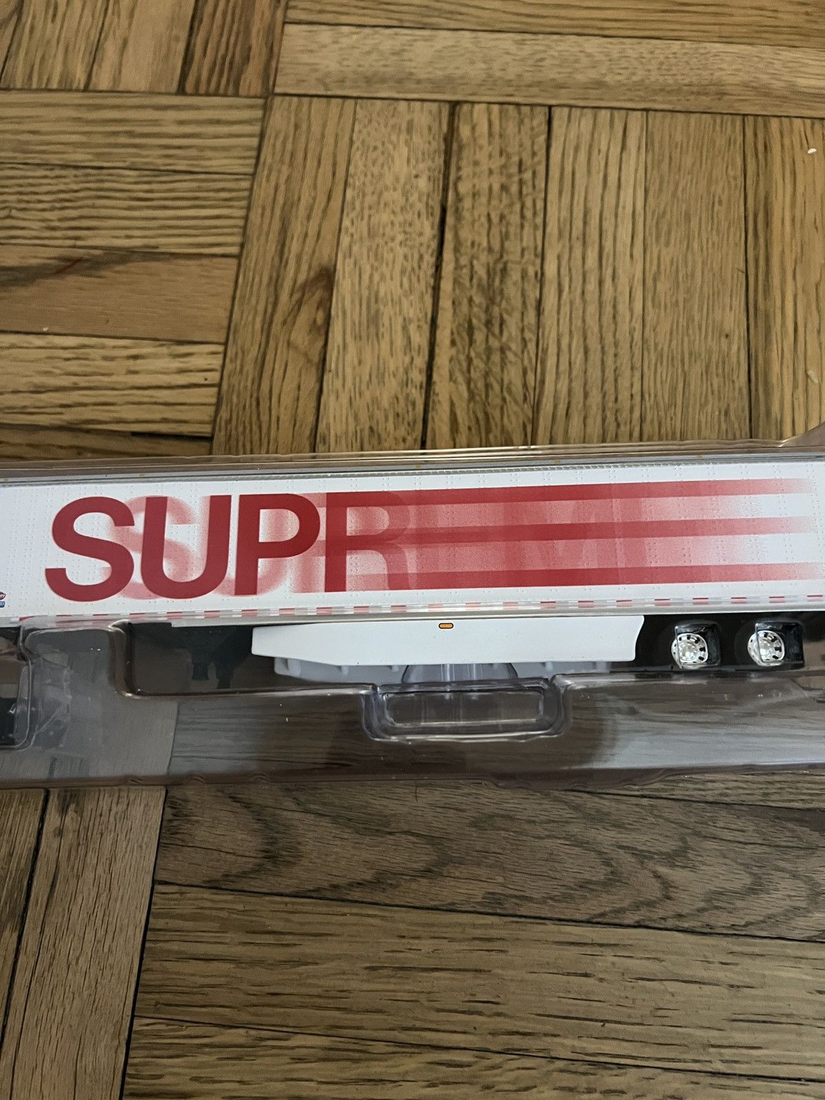 Supreme NEW SUPREME x FIRST GEAR SEMI TRUCK METAL - WHITE / RED 2024 Size ONE SIZE - 4 Thumbnail