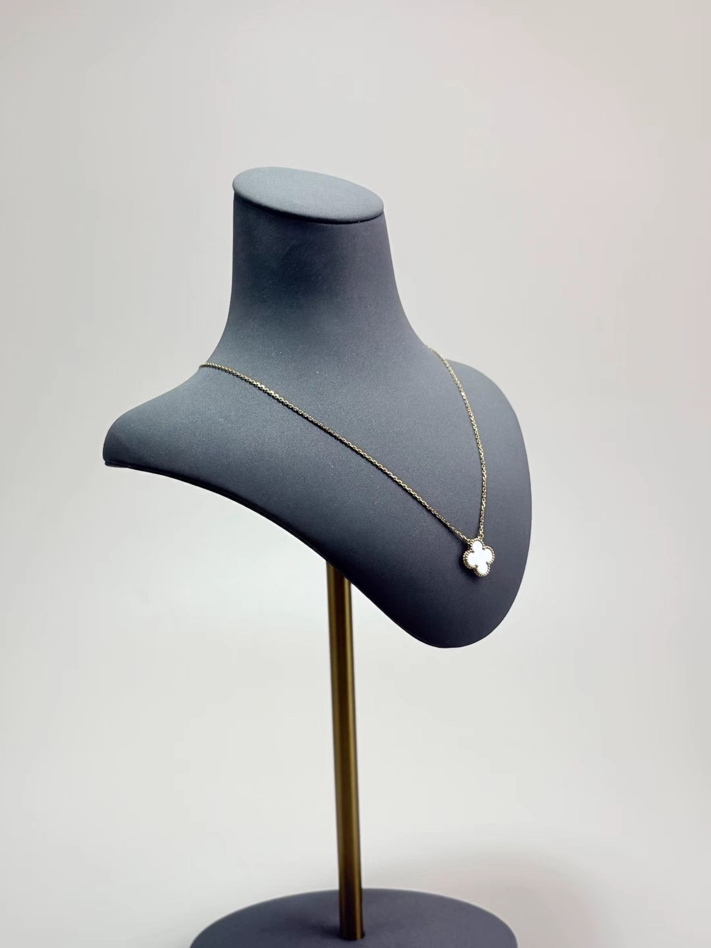 Van Cleef & Arpels VCA Van Cleef & Arpels Four-leaf Clover Necklace K1 Size ONE SIZE - 2 Thumbnail