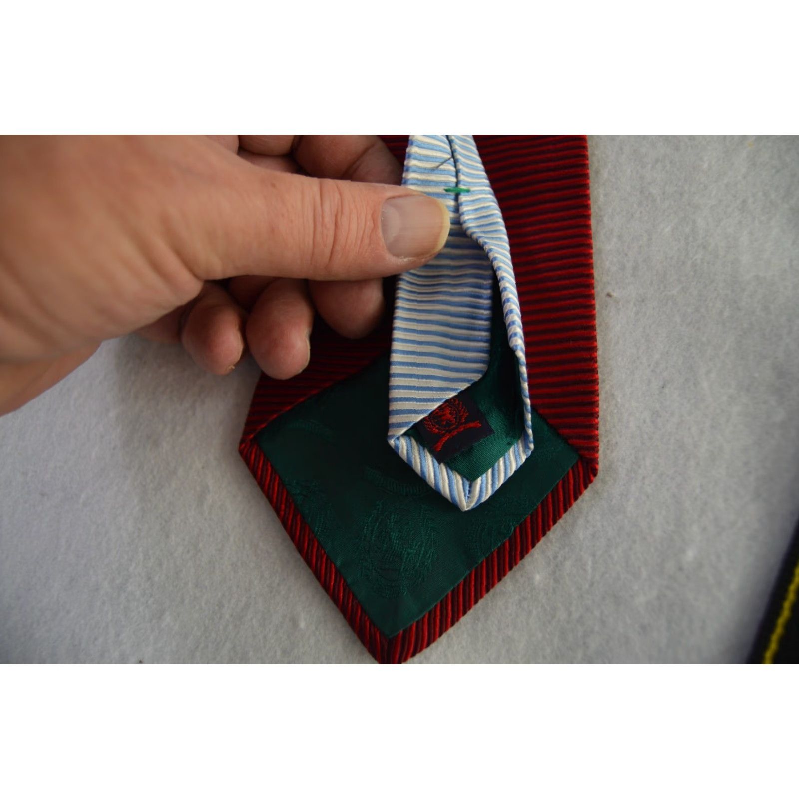 Tommy Hilfiger TOMMY HILFIGER MENS TIE NAVY BLUE RED STRIPES Size ONE SIZE - 3 Thumbnail