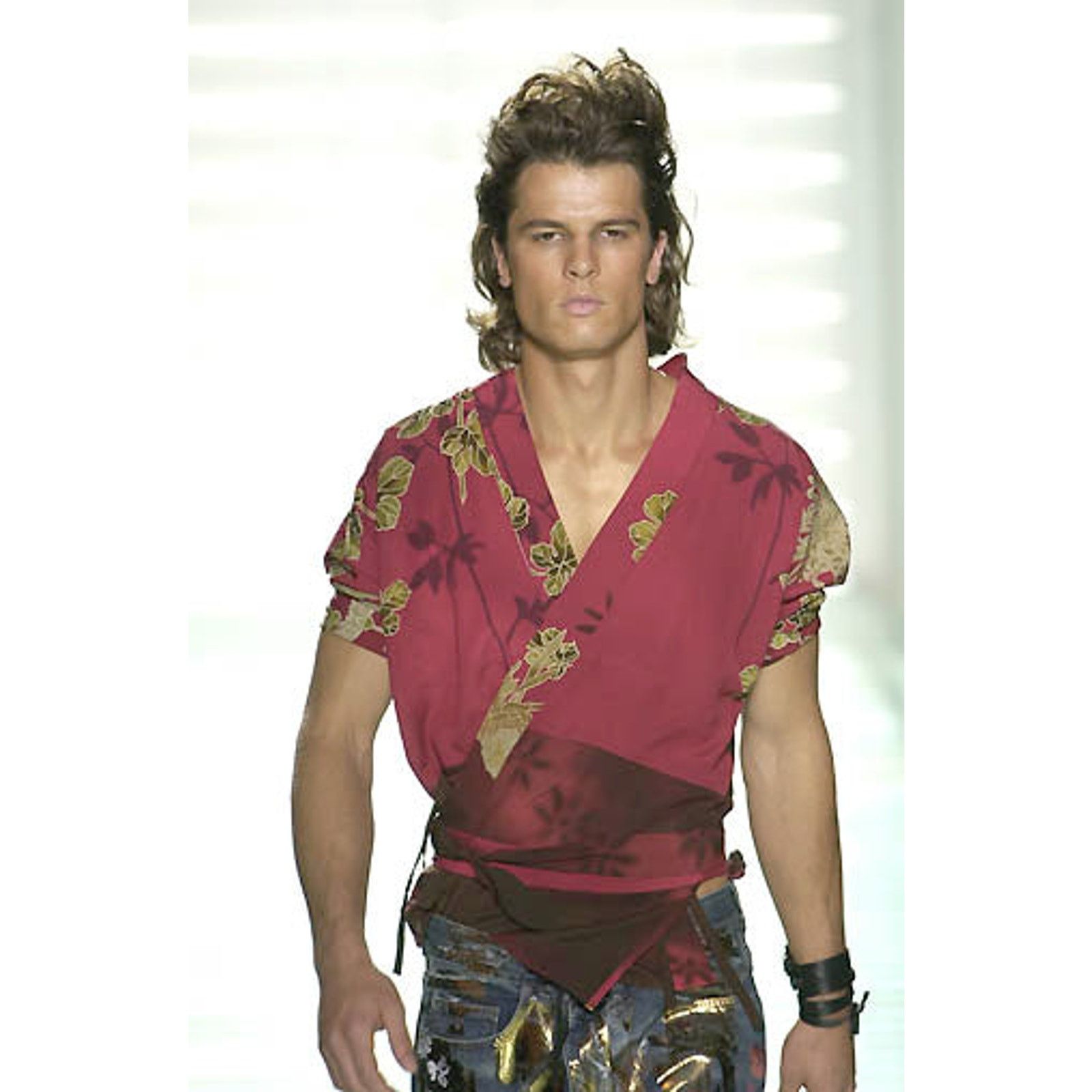 Gucci SS2001 Gucci by Tom Ford Chrysanthemum silk shirt Size US M / EU 48-50 / 2 - 10 Thumbnail