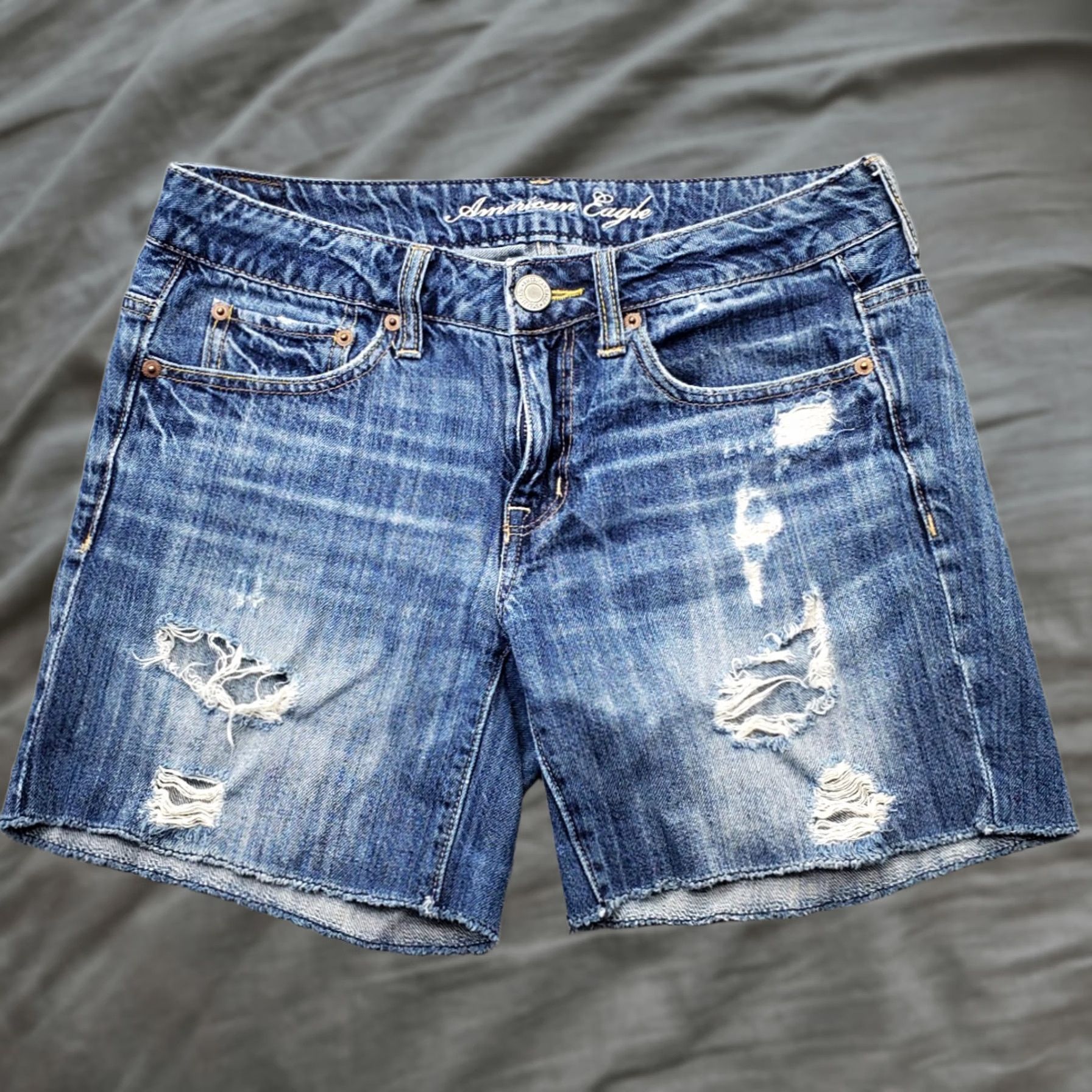 American Eagle Outfitters American Eagle Outfitters Live Your Life Jeans Shorts Womens Size 2 Blue Denim Bermuda Casual 5-Pocket Distressed Denim Size 26" / US 2 / IT 38 - 1 Thumbnail