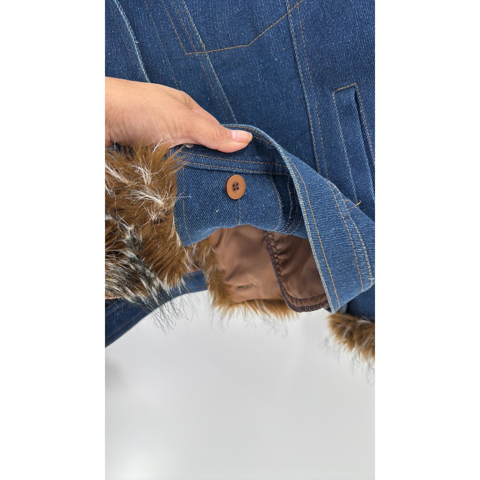 Vintage Regent Park Vintage Faux Fur denim trucker jacket sz M 90s Size M / US 6-8 / IT 42-44 - 6 Thumbnail