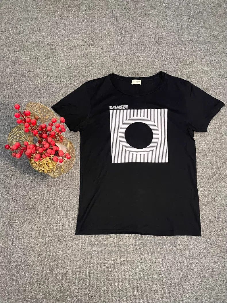 Saint Laurent Paris Saint Laurent Paris Abstract Geometric Art Short Sleeve Size US M / EU 48-50 / 2 - 1 Thumbnail