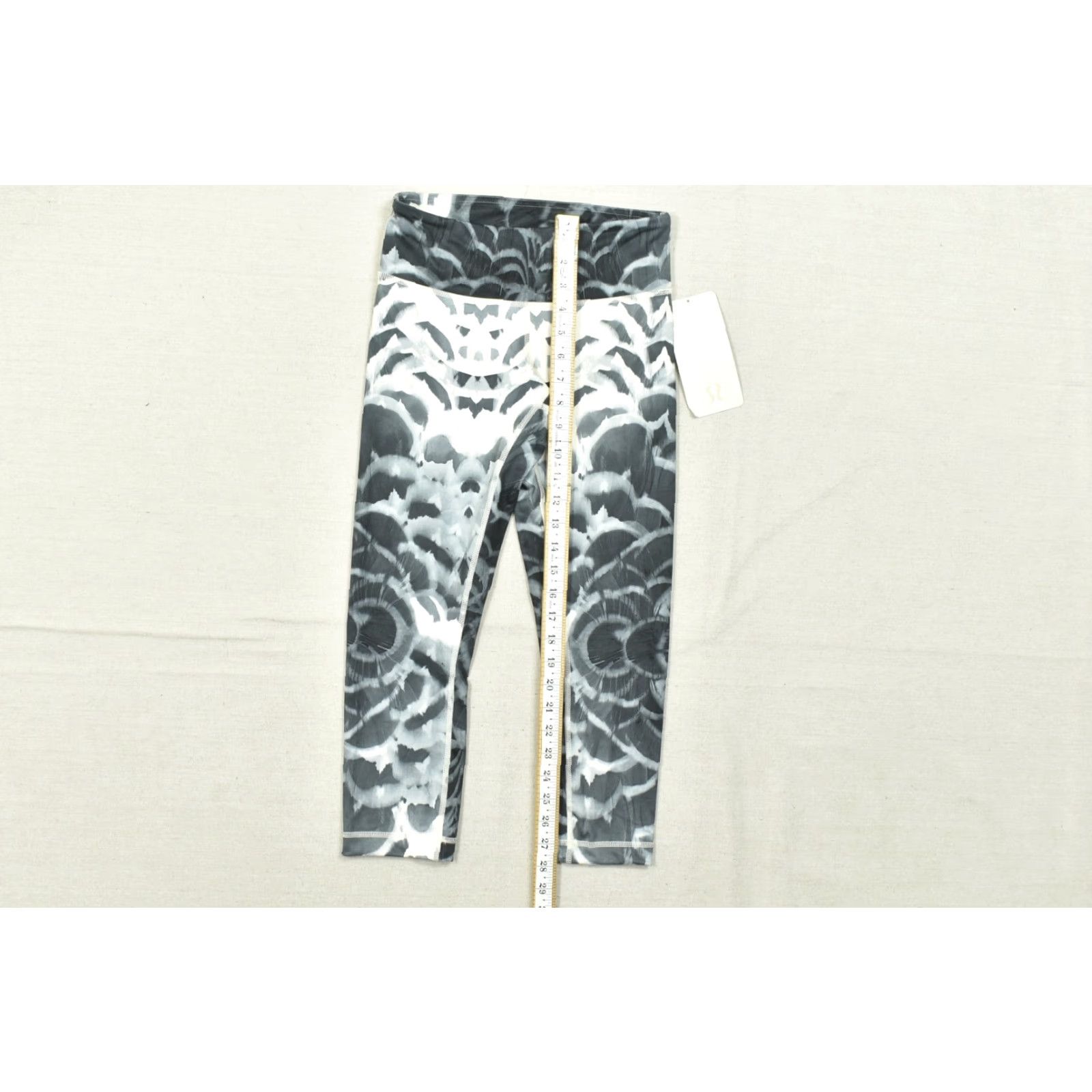 Lululemon Lululemon Wunder Under Crop II Leggings Size 4 Black White Full-On Luon Womens Crop Pants Skinny 26 in Inseam Size 27" / US 4 / IT 40 - 2 Thumbnail