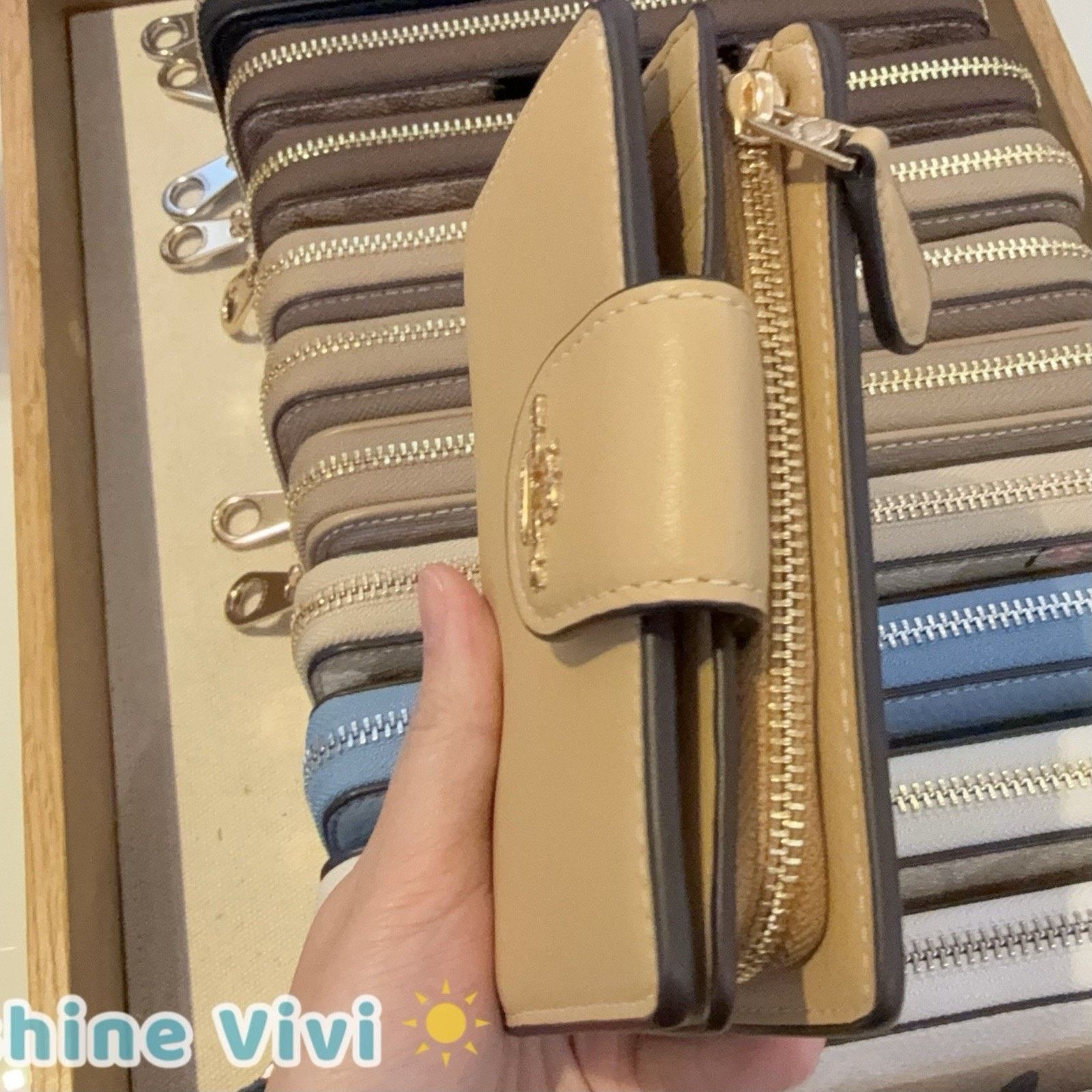 Coach NWT Coach Medium Corner Zip Wallet Leather CR791 Gold/Tan Size ONE SIZE - 2 Thumbnail