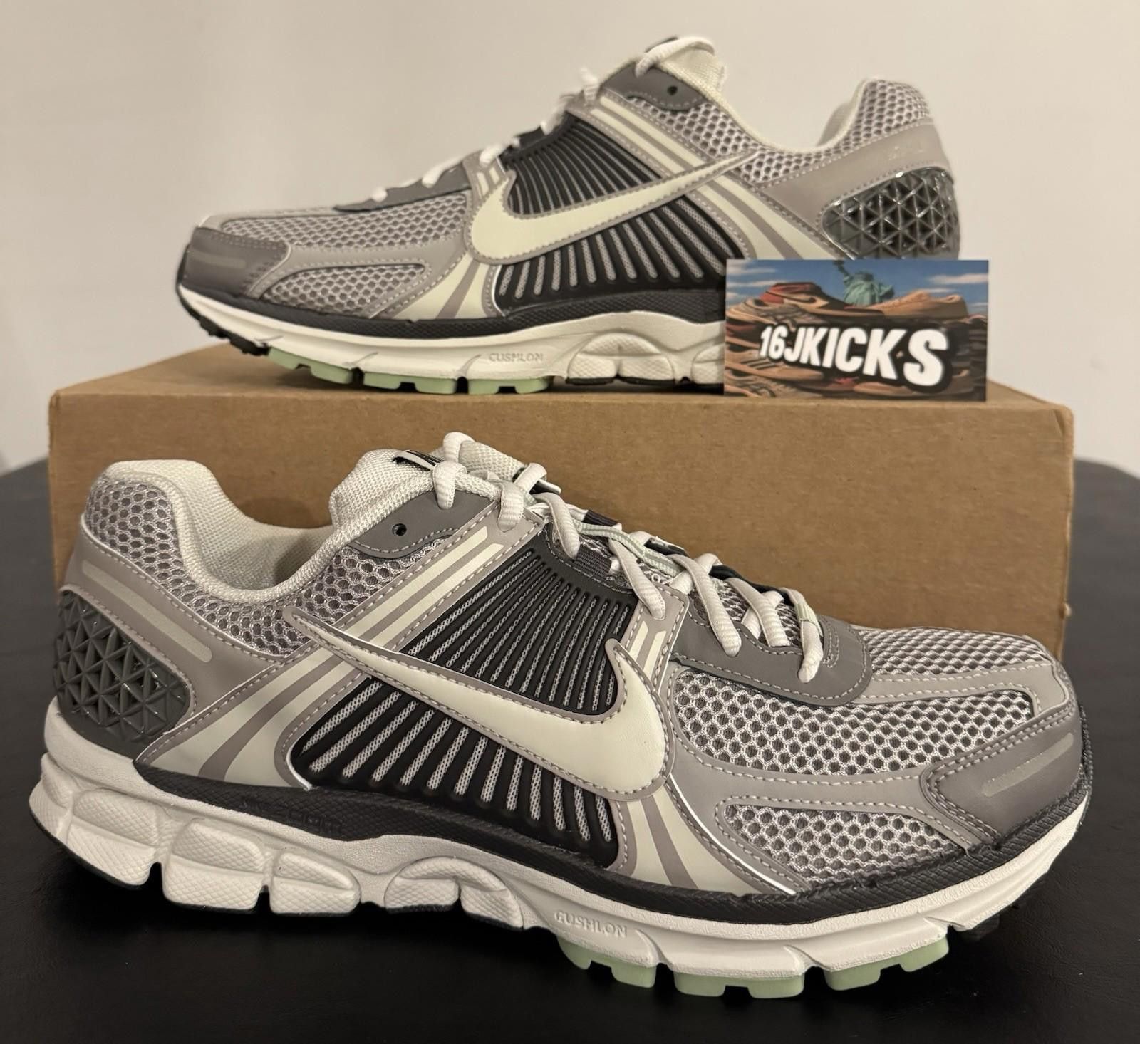 Nike Size 12.5 - Nike Air Zoom Vomero 5 Cobblestone W Size US 12 / IT 42 - 1 Thumbnail