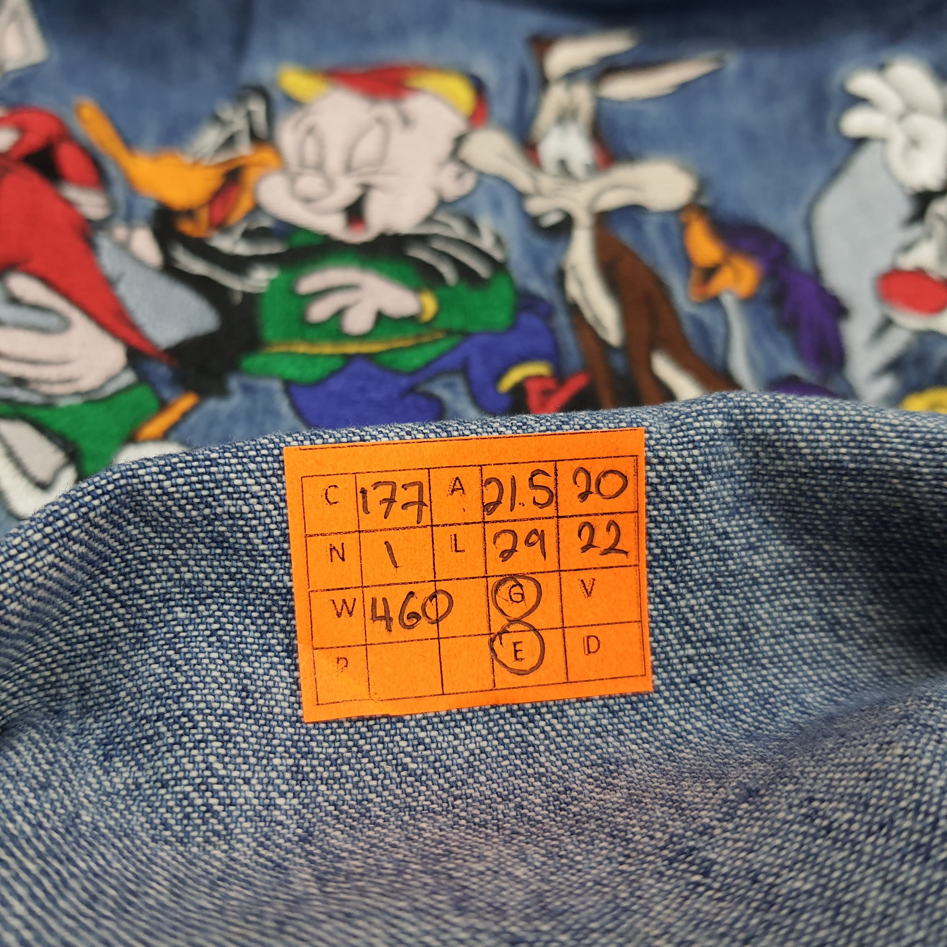 Vintage × Warner Bros Vintage Warner Bros. Studio Looney Tunes Embroidered Shirt Size US M / EU 48-50 / 2 - 11 Thumbnail