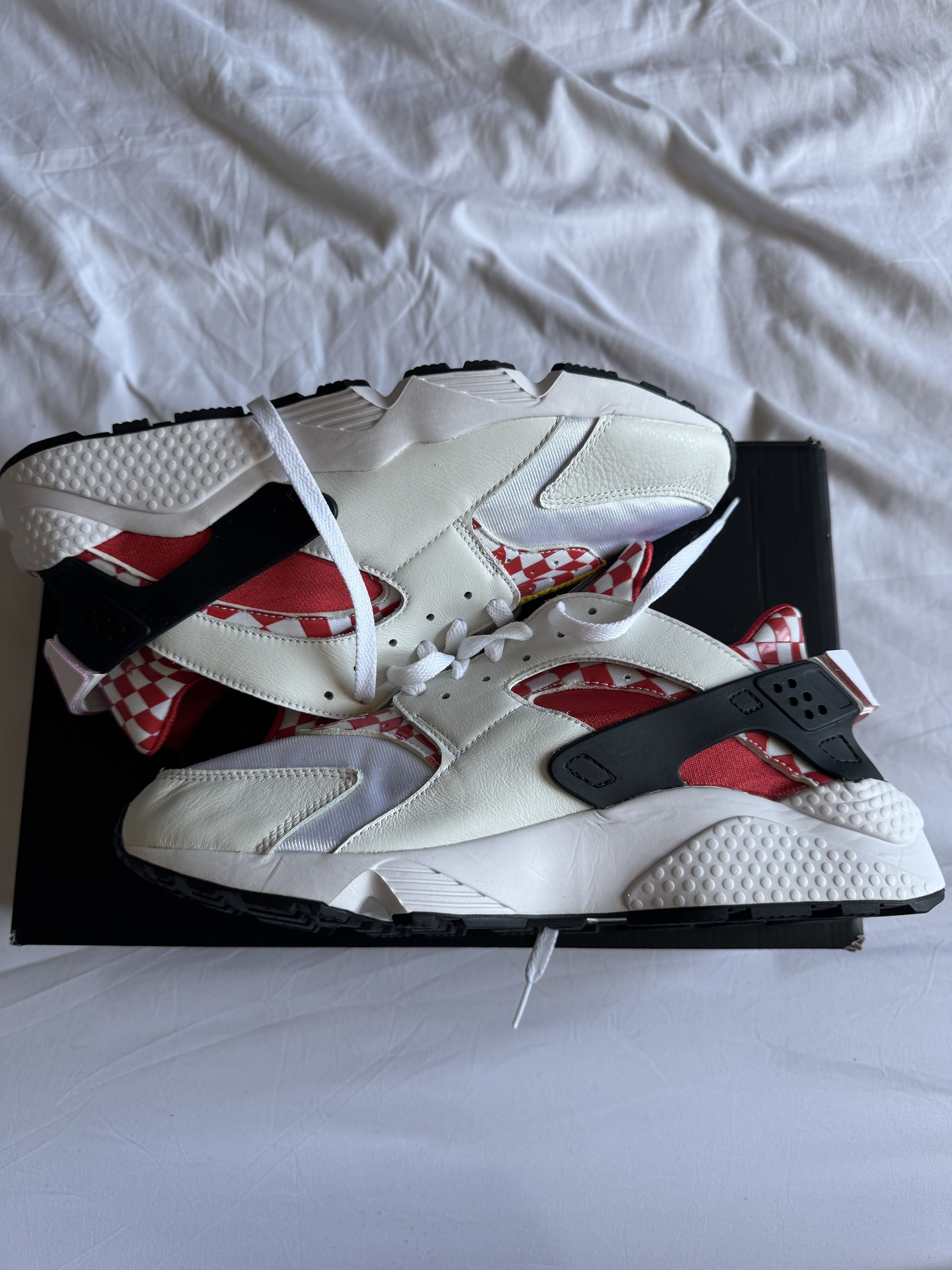 Nike Nike X Liverpool Hurache Size US 12.5 / EU 45-46 - 6 Thumbnail