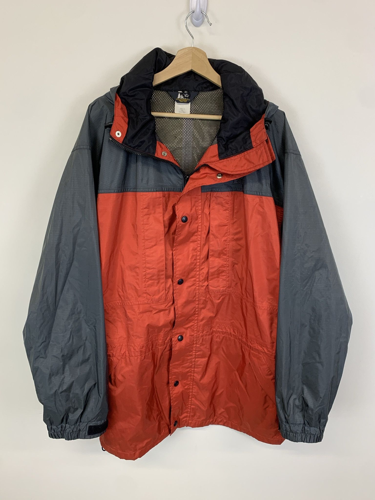 Vintage Vintage 1990s REI Gore Tex Red Grey Rain Jacket Size XL Size US XL / EU 56 / 4 - 1 Thumbnail