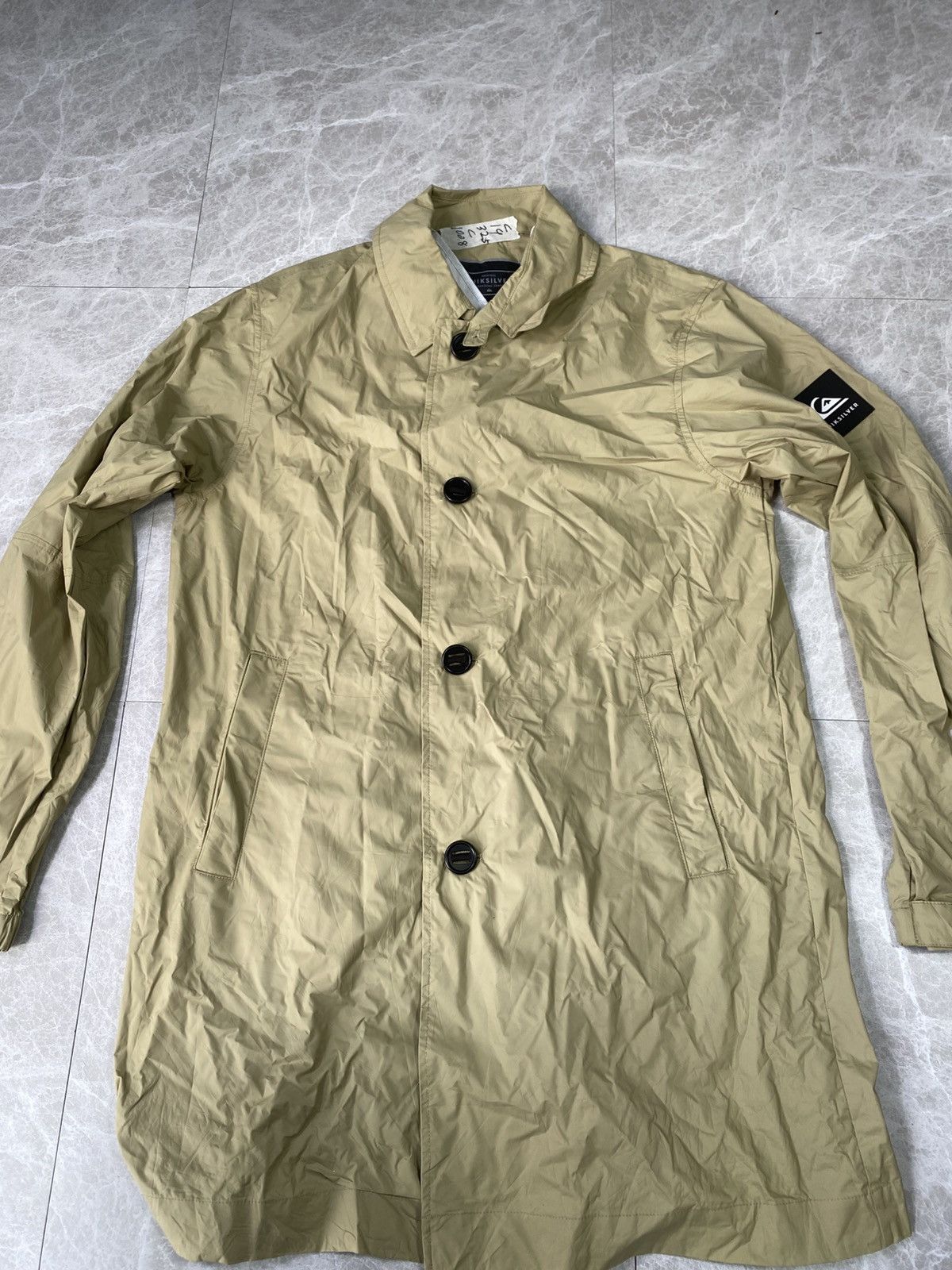 Quiksilver Quiksilver sweater size m pit 19 Size US M / EU 48-50 / 2 - 1 Thumbnail