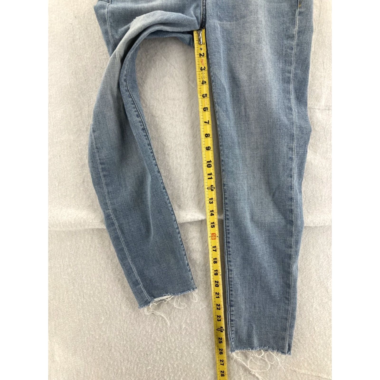 Lucky Brand Lucky Brand Jeans 6 Hayden Crop Womens Jeans Blue Cotton Blend Denim 27 Inseam 28 Waist 6 Regular Cropped 90s Theme Size 28" / US 6 / IT 42 - 6 Thumbnail
