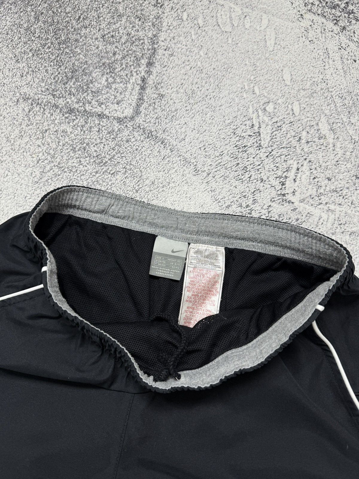 Nike OOs Nike Vintage Nylon Baggy Swoosh Parachute Track Pants Size US 32 / EU 48 - 8 Thumbnail