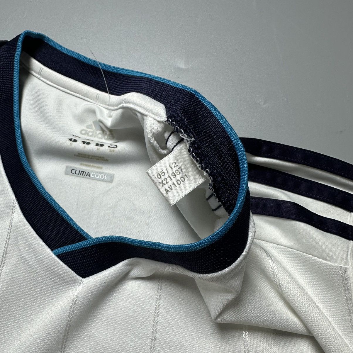 Adidas REAL MADRID 2012/2013 FOOTBALL HOME JERSEY #8 KAKA Size US S / EU 44-46 / 1 - 9 Thumbnail