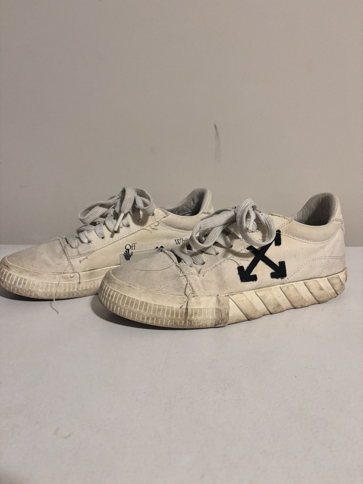 Off-White Off-White Vulcanized Sneakers Size US 6.5 / EU 39-40 - 2 Thumbnail