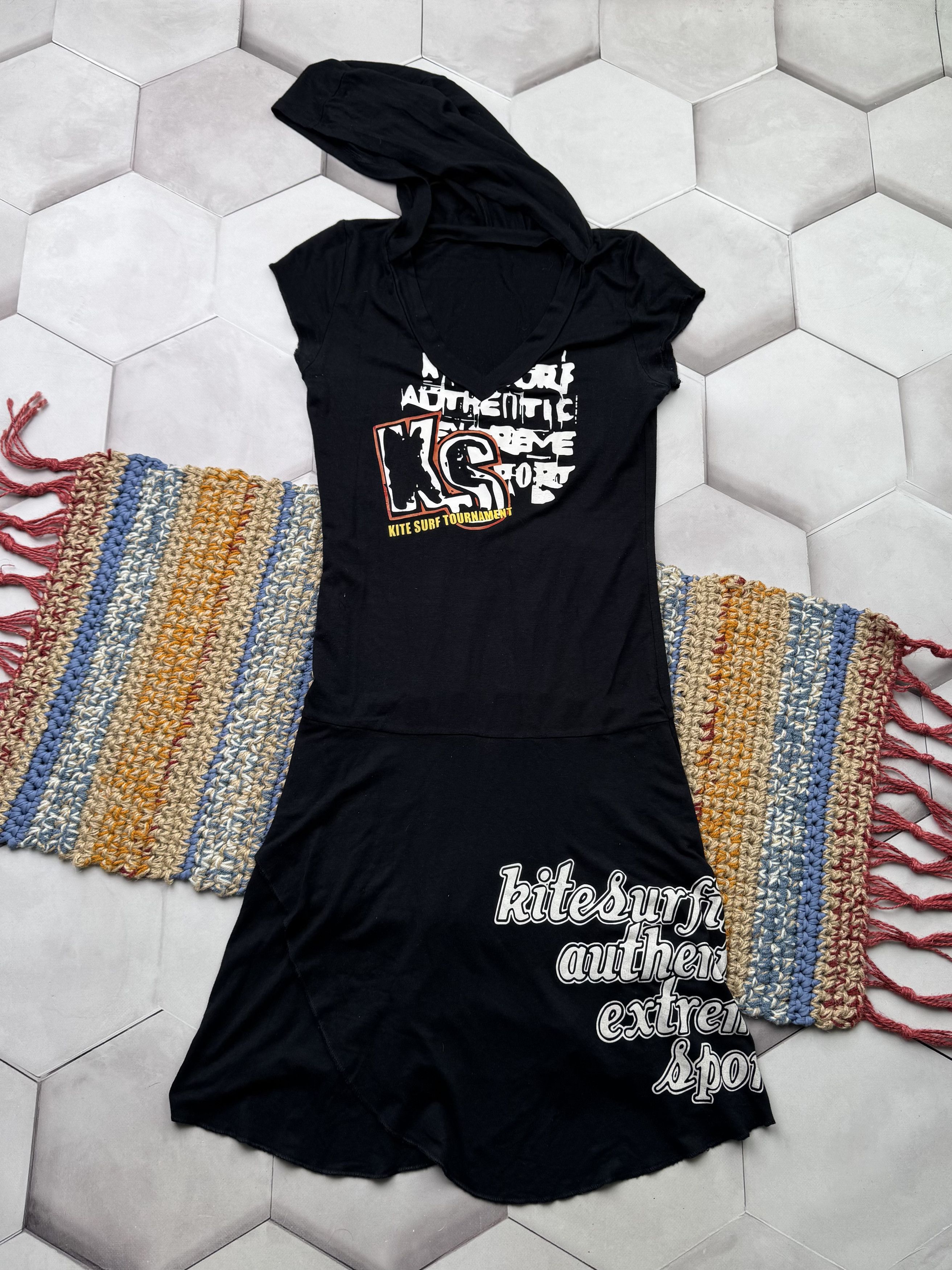 Vintage Vintage Hooded Dress (E4) Size S / US 4 / IT 40 - 1 Thumbnail