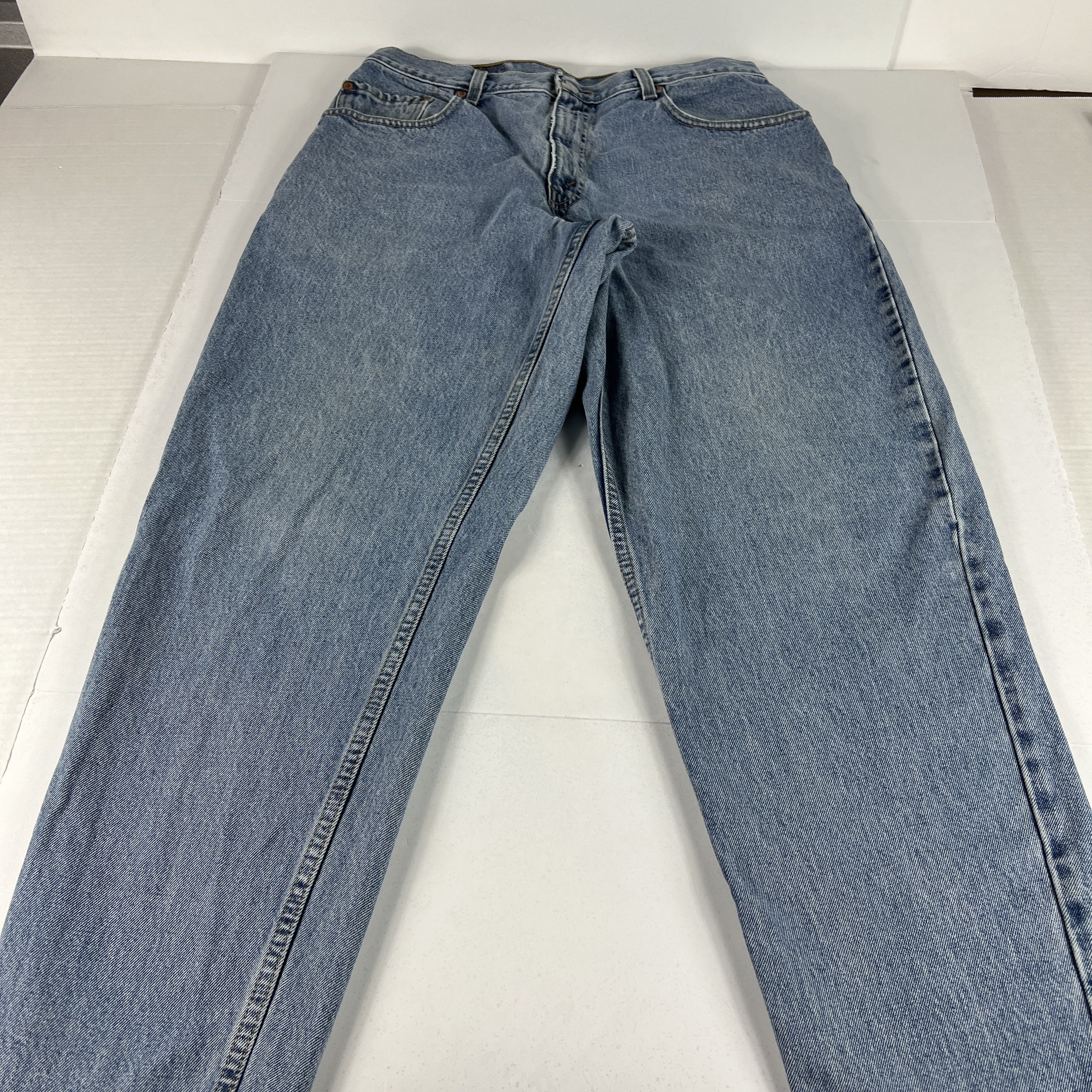 Levi's × Vintage Y2K Levi's Jeans 560 Comfort Loose Tapered Blue Faded Denim Size US 33 - 1 Thumbnail