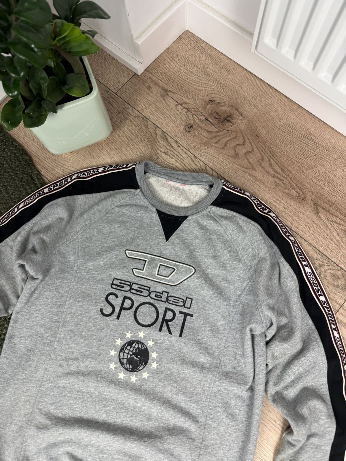 Diesel Diesel Vintage Big logo Sweatshirt Rare Size US S / EU 44-46 / 1 - 2 Thumbnail