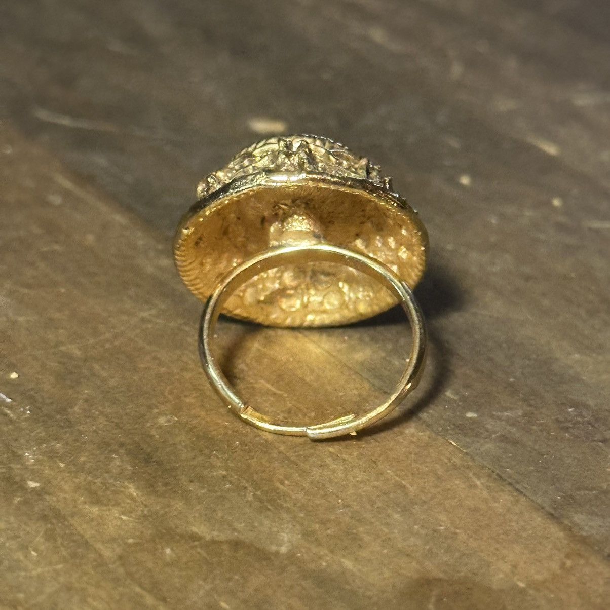 Vintage Vintage gold tone ornate jade chip statement ring Size ONE SIZE - 7 Thumbnail