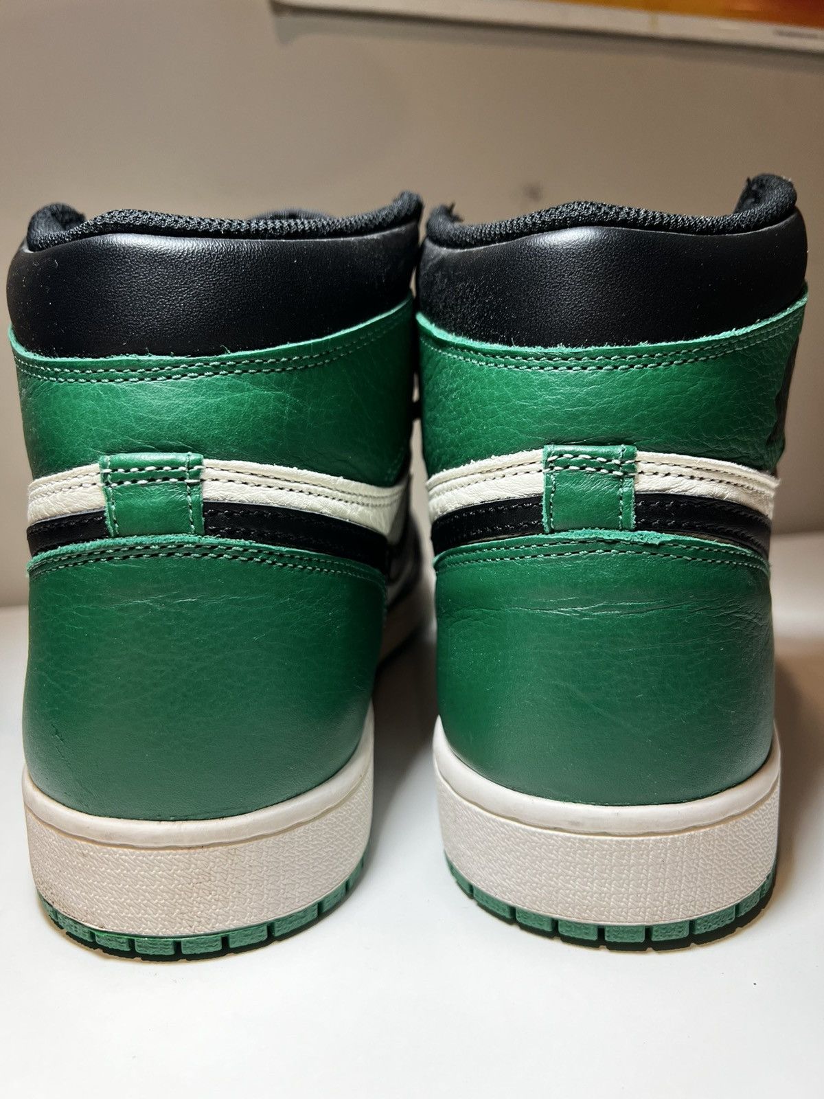 Nike Jordan 1 Pine Green 1.0 Size US 12 / EU 45 - 4 Thumbnail