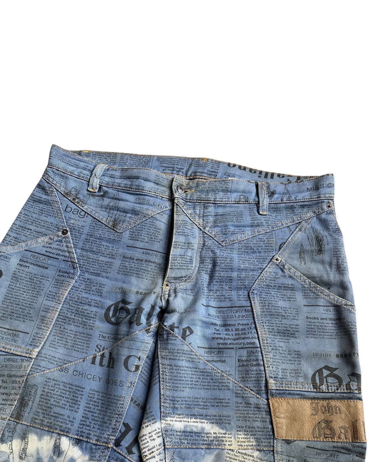 John Galliano SS2006 Runway Star Panel Gazette Newspaper J-Cut Denim Jeans Size US 34 / EU 50 - 4 Thumbnail