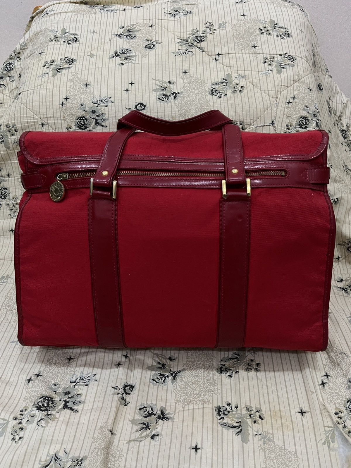 Designer × Moschino 🔥🔥🔥STEALS MOSCHINO TRAVEL BAG Size ONE SIZE - 2 Thumbnail