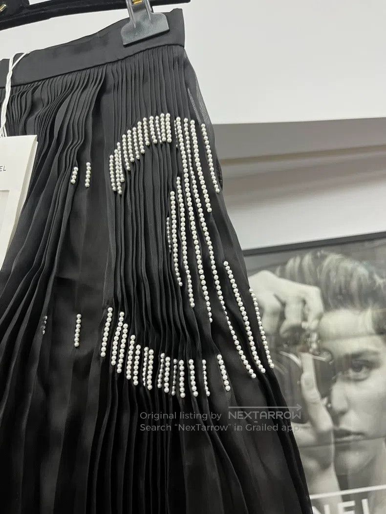 Chanel Chanel Pearl double C pleated skirt Size 24" / US 00 / IT 34 - 2 Thumbnail