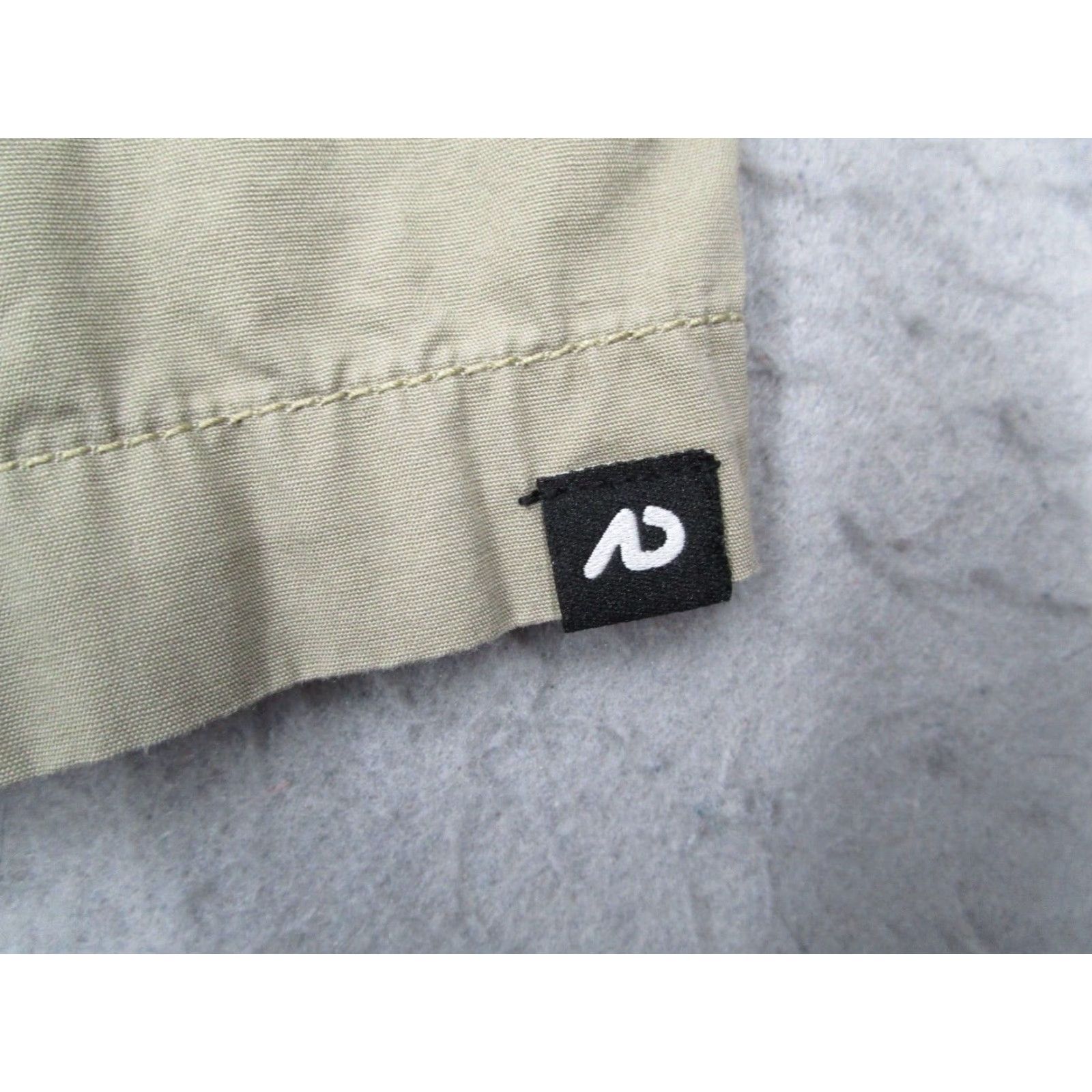 Nike VINTAGE Nike Cargo Shorts Mens Medium Beige Canvas Casual Beach Skate Summer 12" Size US 31 - 3 Thumbnail