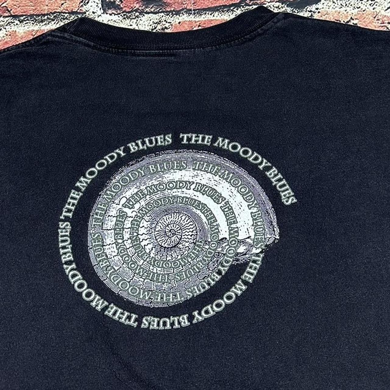 Band Tees Vintage THE MOODY BLUES Strange Times 1999 Band T Shirt Size US L / EU 52-54 / 3 - 4 Thumbnail