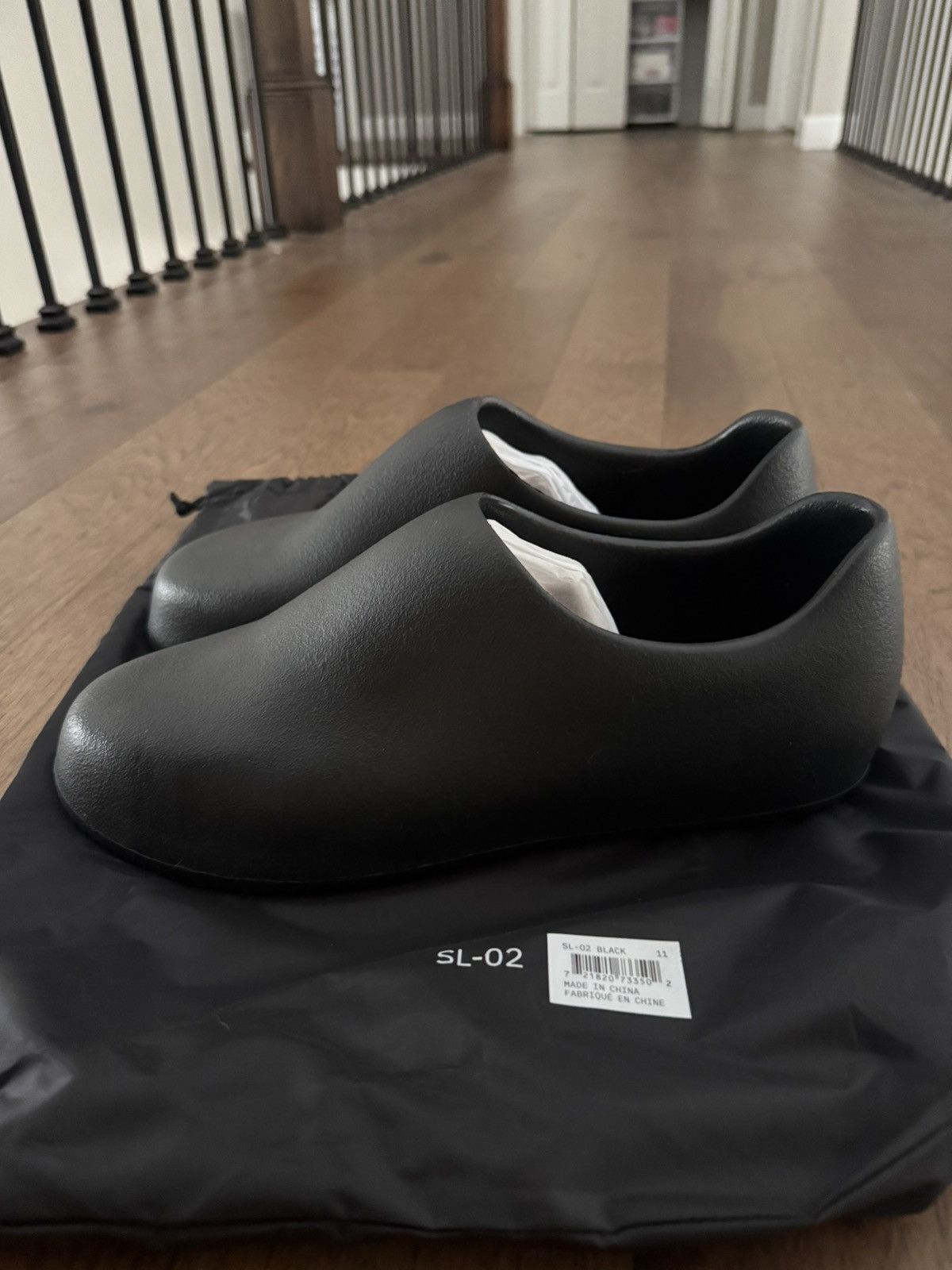 Yeezy SL-02 ye Size US 11 / EU 44 - 2 Thumbnail