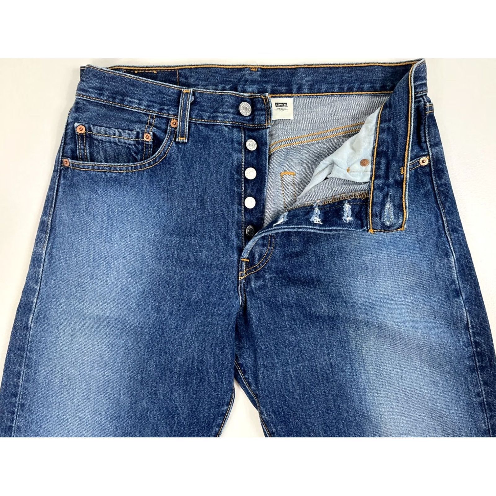 Levi's VINTAGE Levi's 501 Jeans Men's Medium Wash 33x30 90s Blue Denim Straight 5-Pocket Mens Size US 33 - 4 Thumbnail