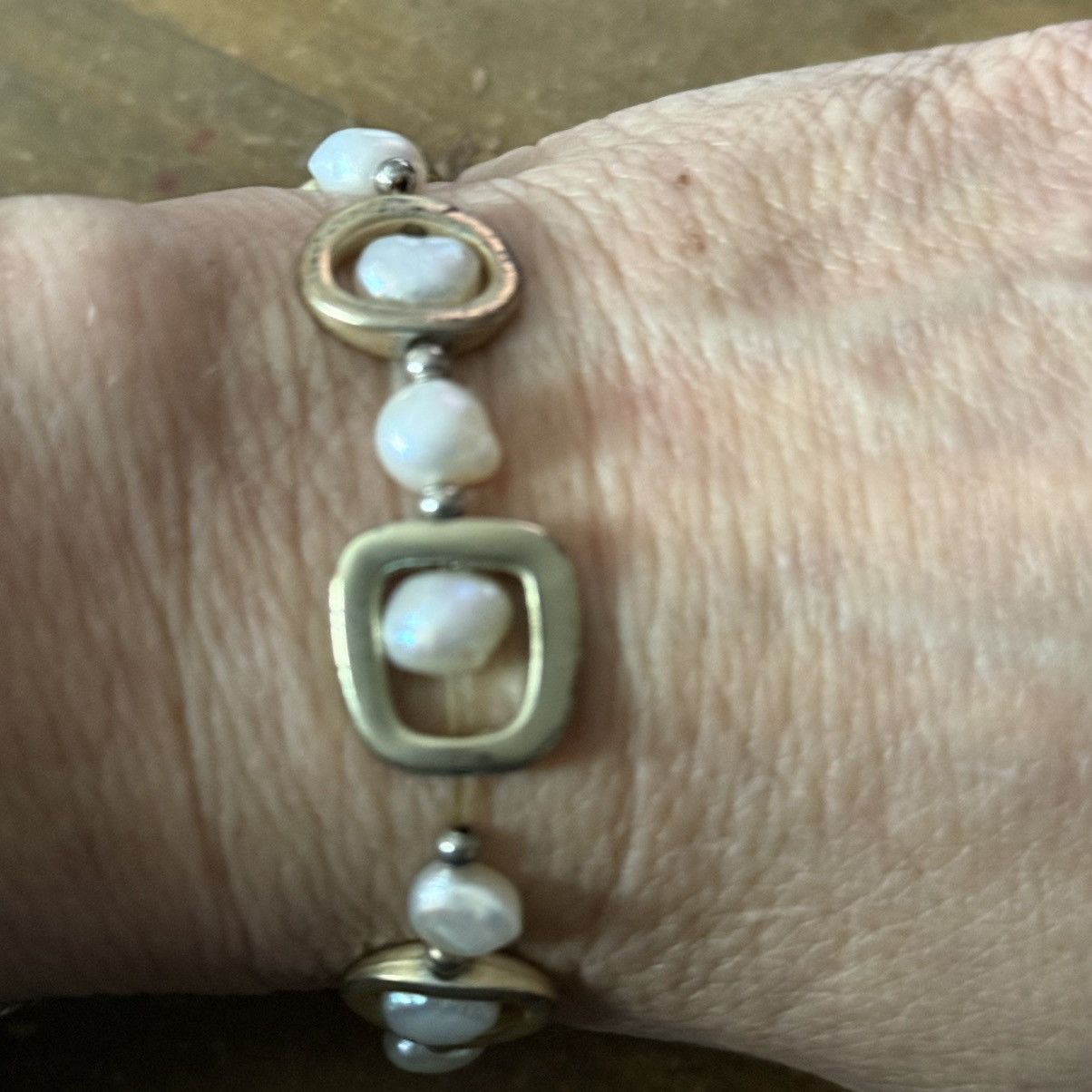 Other Brushed gold tone geometric pearl stretch bracelet Size ONE SIZE - 3 Thumbnail
