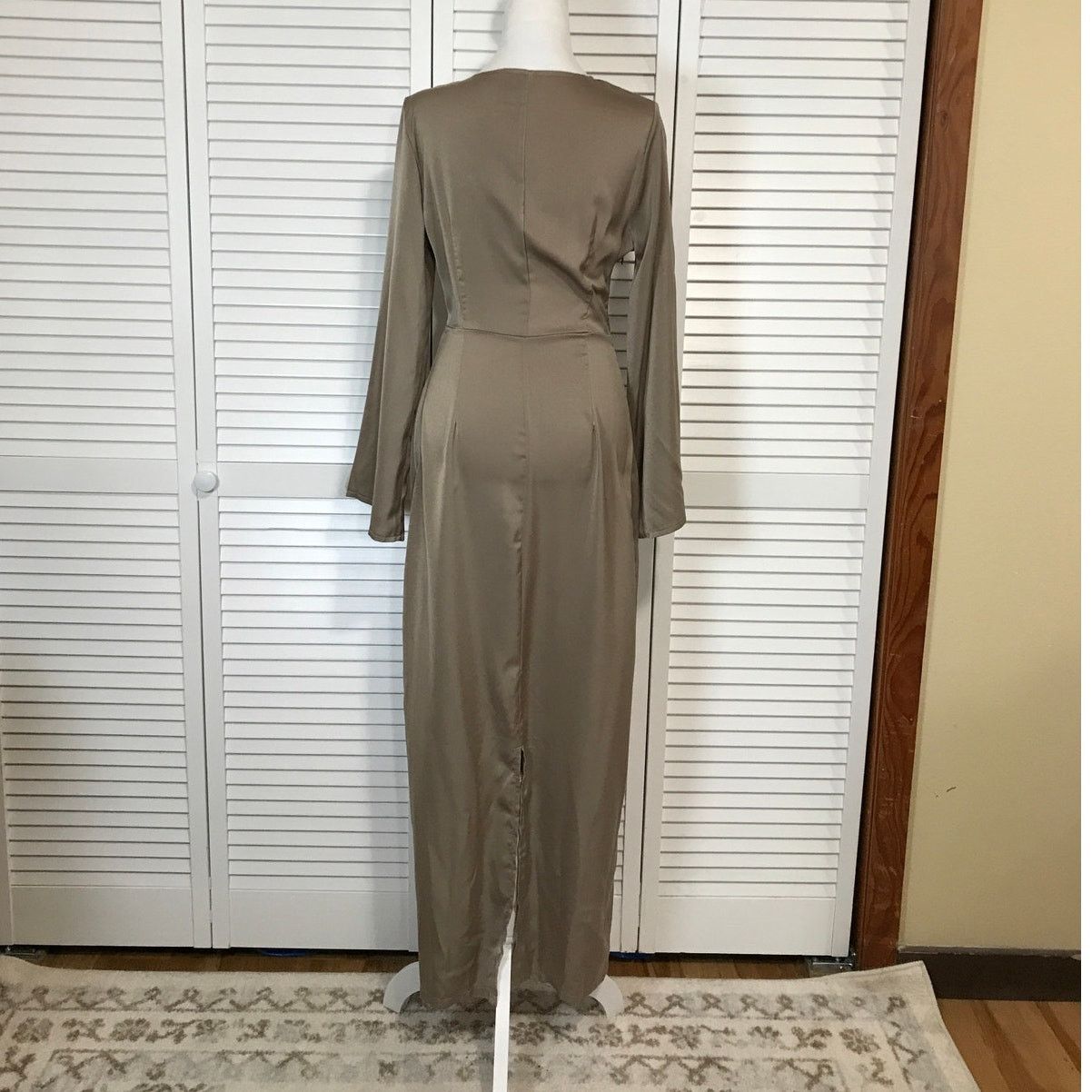 Other Elegant Taupe Metallic Silky V-neck Dress A-line Maxi M Size M / US 6-8 / IT 42-44 - 2 Thumbnail