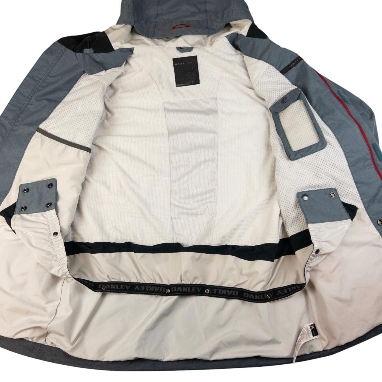 Oakley Vintage Oakley Zip Up Snowboarding Jacket Size L Size US L / EU 52-54 / 3 - 5 Thumbnail