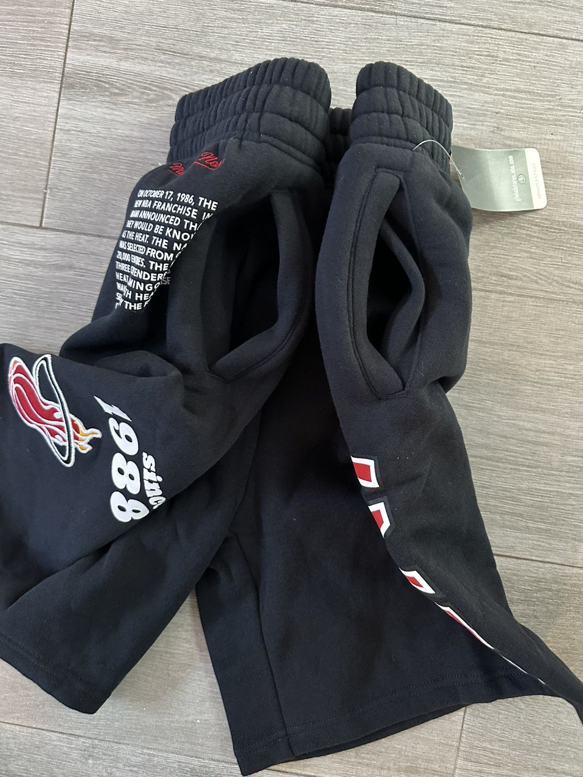 Mitchell & Ness × NBA Miami Heat Mitchell & Ness Origins Fleece Shorts Sz L Large Size US 36 / EU 52 - 2 Thumbnail