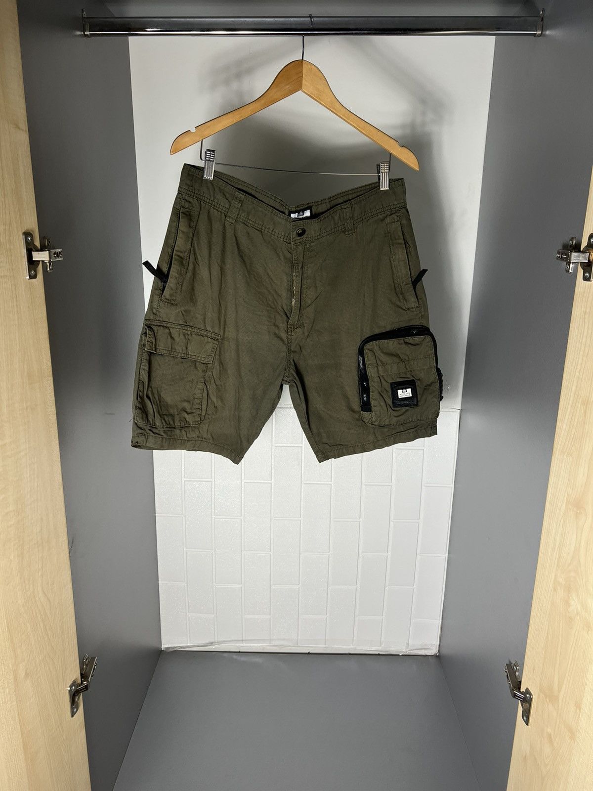 Weekend Offender VINTAGE WEEKEND OFFENDER MULTIPICKET CASUAL SHORTS Y2K 90s Size US 32 / EU 48 - 5 Thumbnail