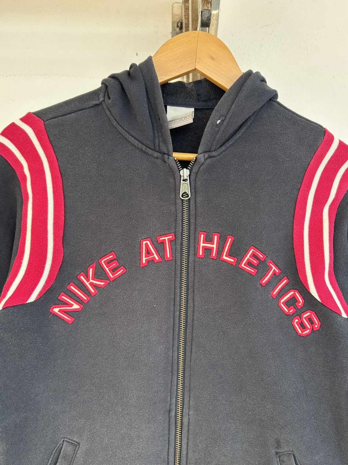 Nike Vintage 2000 Nike Athletics Jacket Hoodie Size L / US 10 / IT 46 - 3 Thumbnail