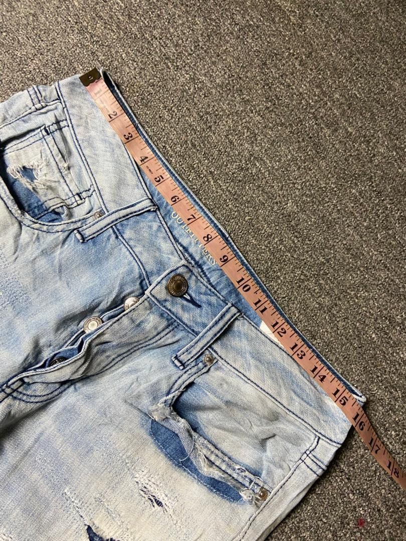 American Eagle Outfitters American Eagle Outfitters Distressed Ripped Jeans (175) Size US 31 - 6 Thumbnail