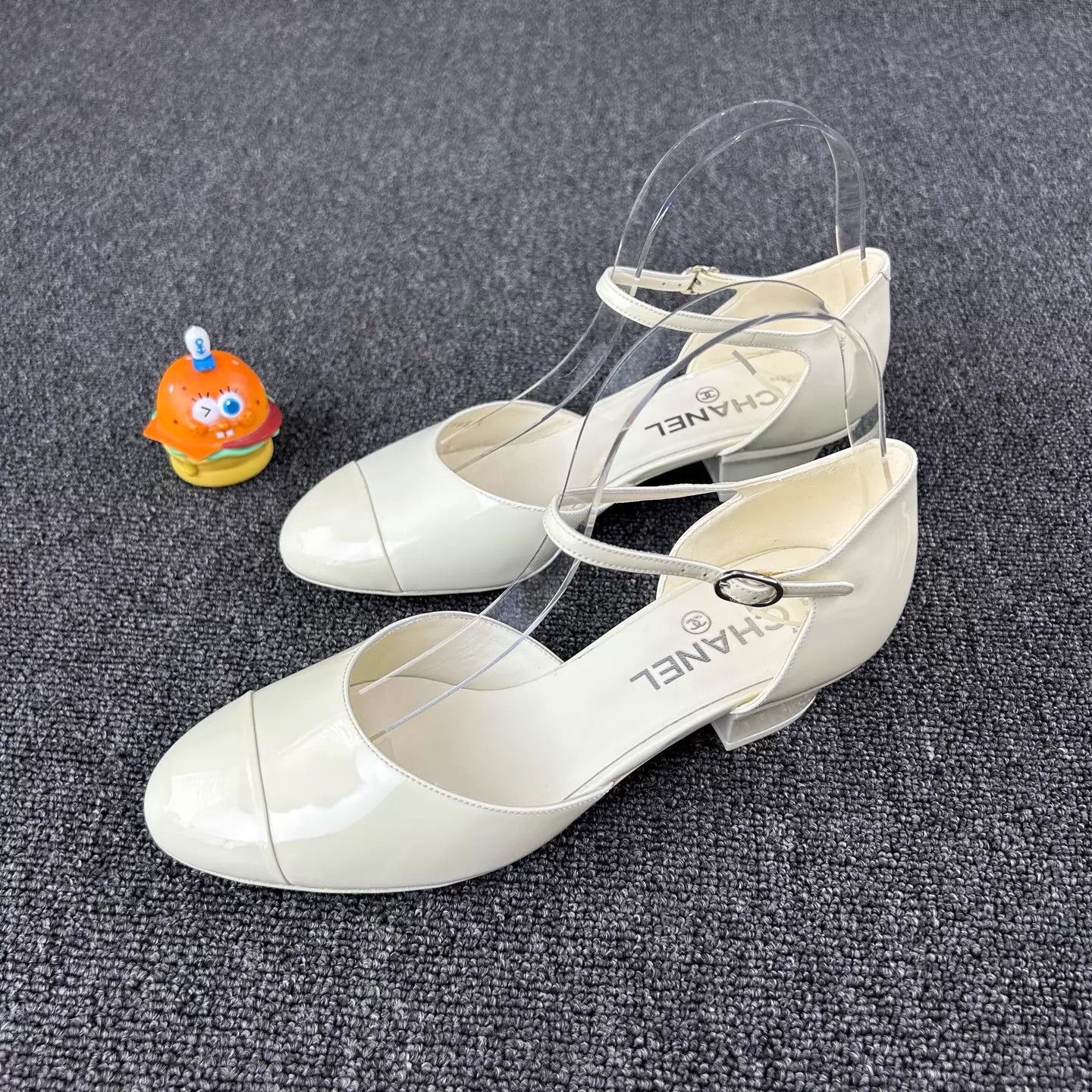 Chanel Chanel White Patent Leather Mary Jane Heels 38 Size US 7.5 / IT 37.5 - 1 Thumbnail