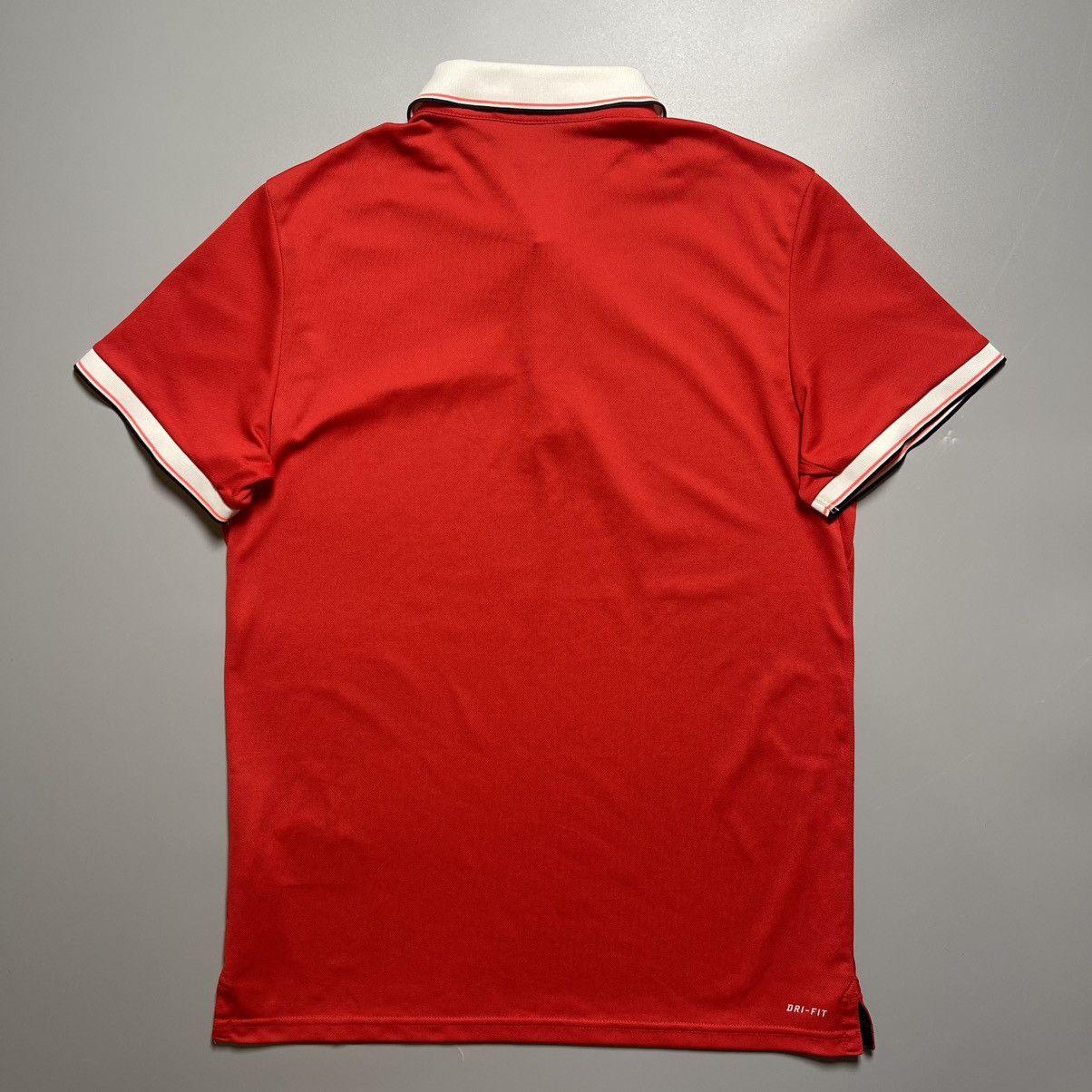 Nike × Vintage NIKE COURT RED POLO SIZE “M” 644776-657 Size US M / EU 48-50 / 2 - 6 Thumbnail
