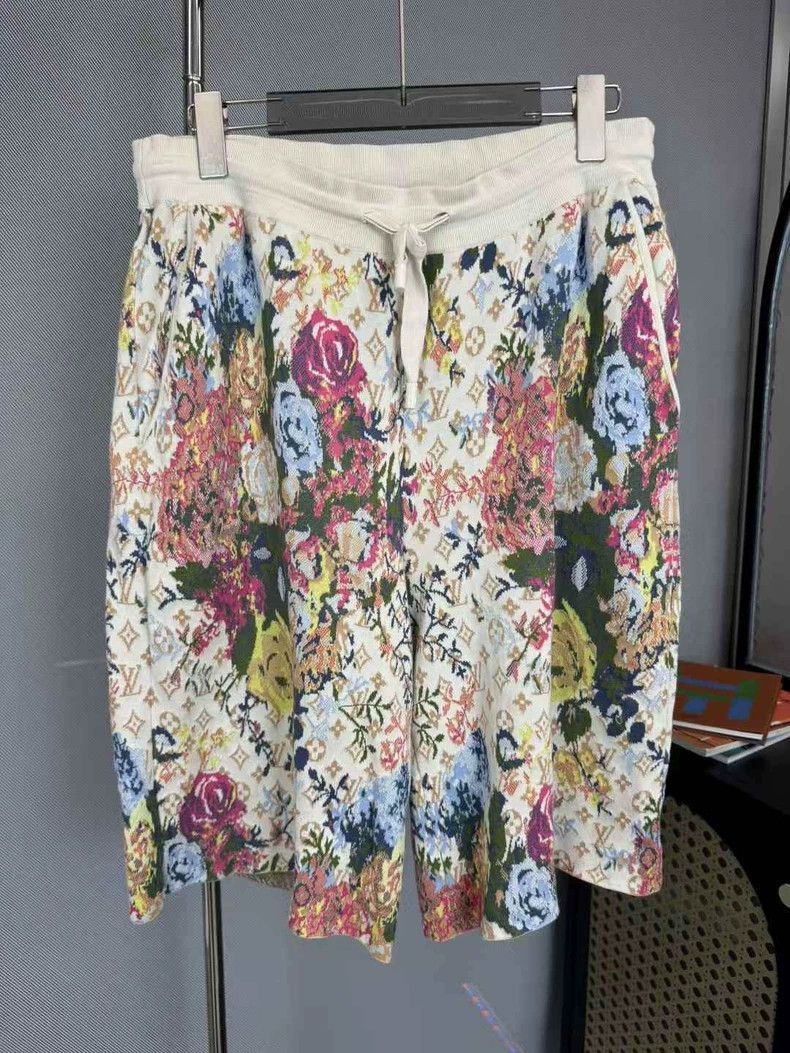 Louis Vuitton Louis Vuitton size l Floral shorts Size US 30 / EU 46 - 1 Thumbnail