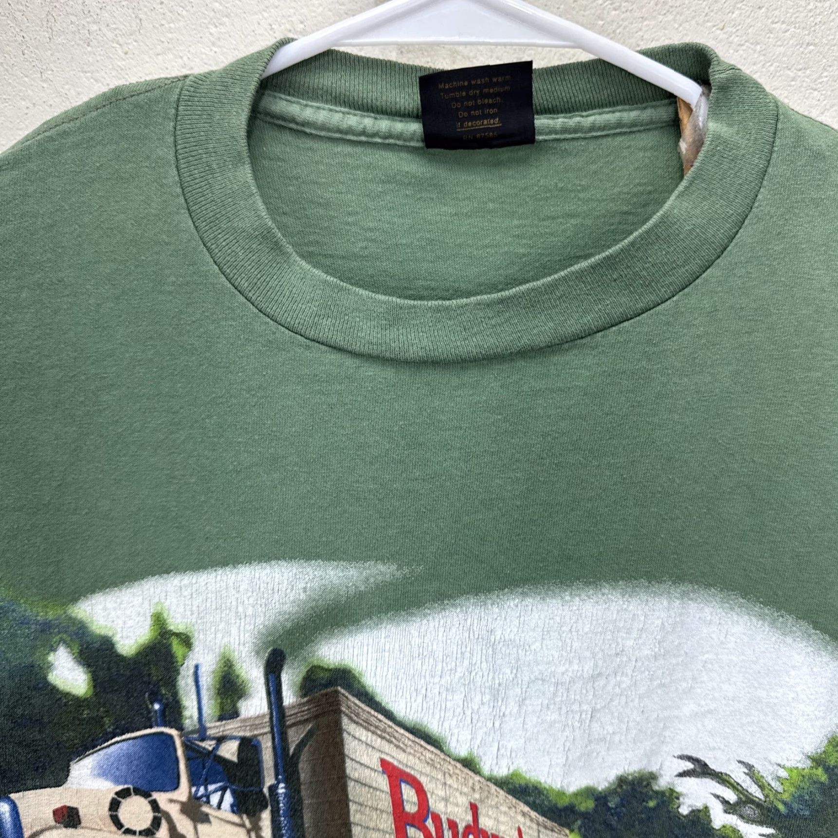 Budweiser VINTAGE 1995 Budweiser Beer Frogs T-Shirt Men Large Green Graphic Print 90s Summer Size US L / EU 52-54 / 3 - 5 Thumbnail