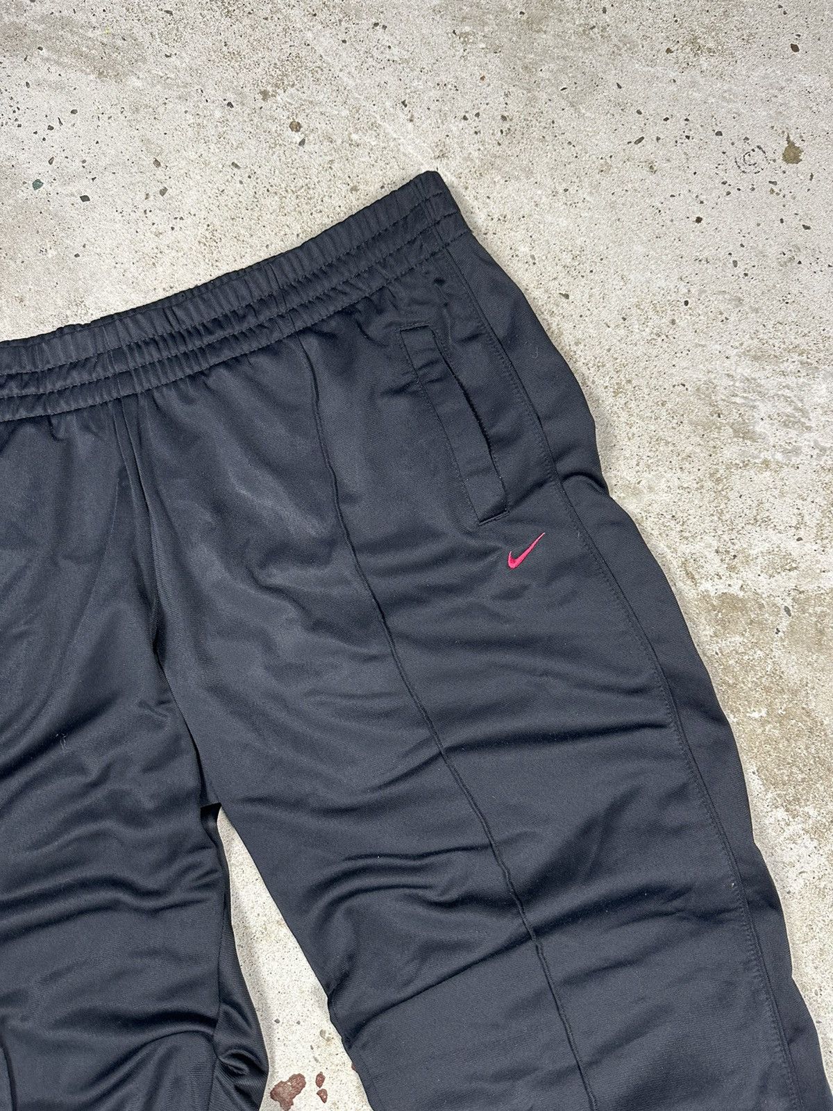 Nike × Vintage Vintage Y2K Nike Baggy Black Track Pants Swoosh Size US 35 - 7 Thumbnail