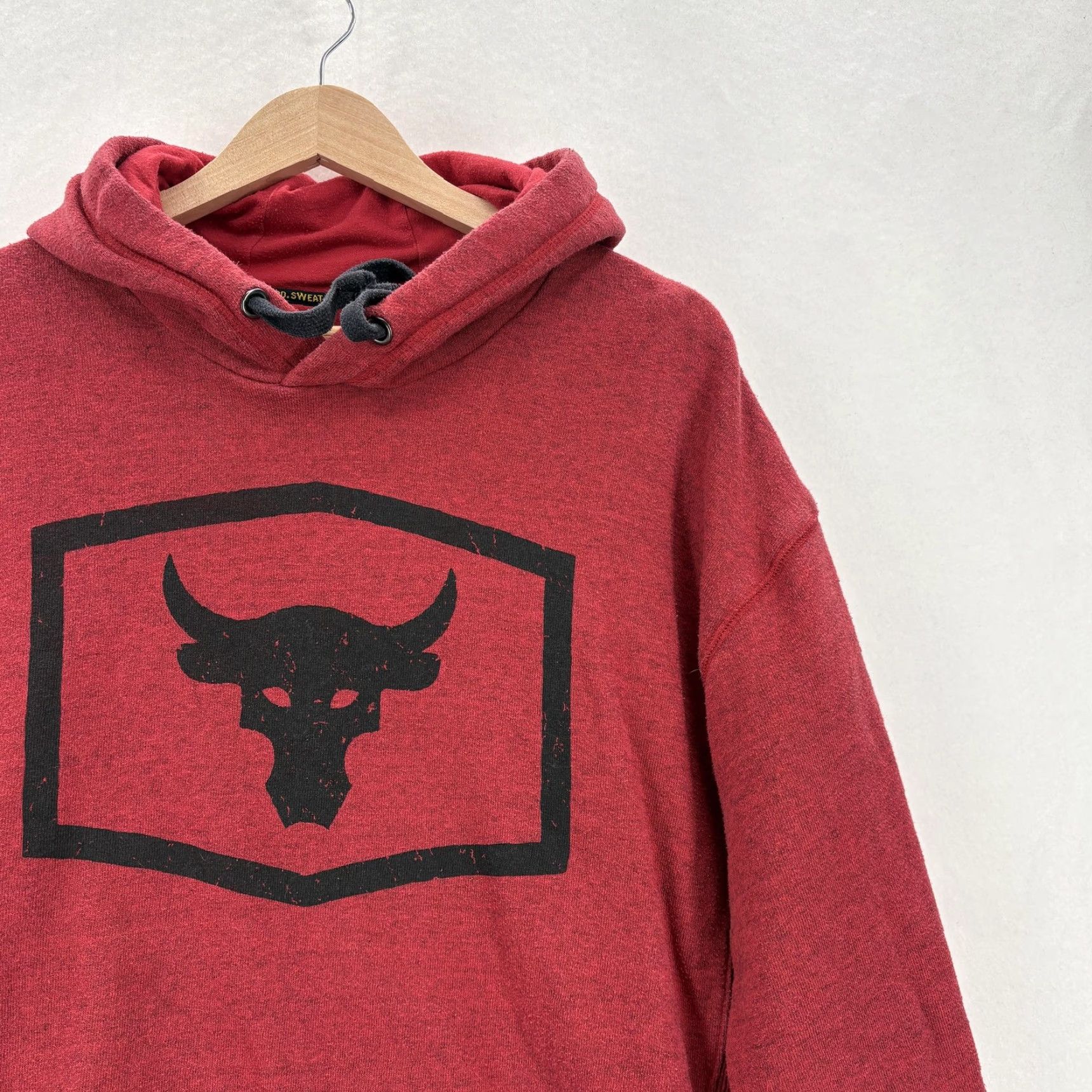 Under Armour Under Armour Project Rock Hoodie Mens Large Red Fleece Pullover Gym Bull Logo Crew Neck Long Sleeve Size US L / EU 52-54 / 3 - 2 Thumbnail