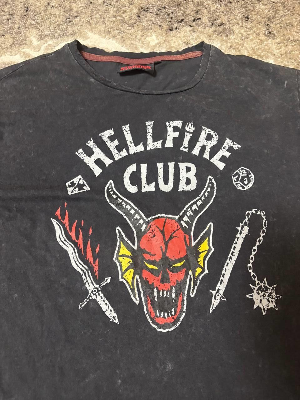Vintage Stranger Things “Hellfire Club” Tee — Official Netflix / EMP Size US L / EU 52-54 / 3 - 11 Thumbnail