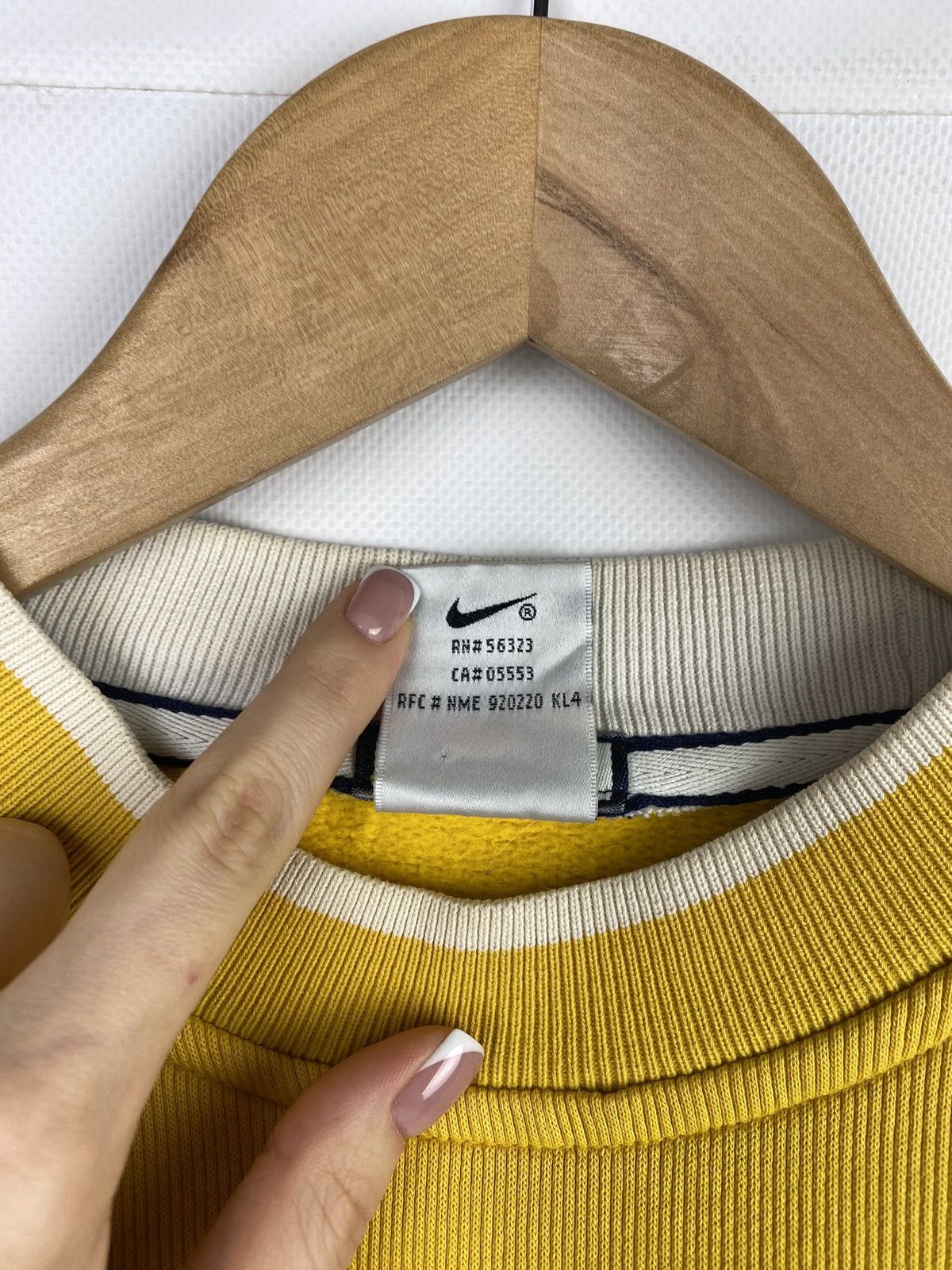 Nike VTG 90s Nike Big Logo Embroidered Sweatshirt Pullover Size US S / EU 44-46 / 1 - 10 Thumbnail
