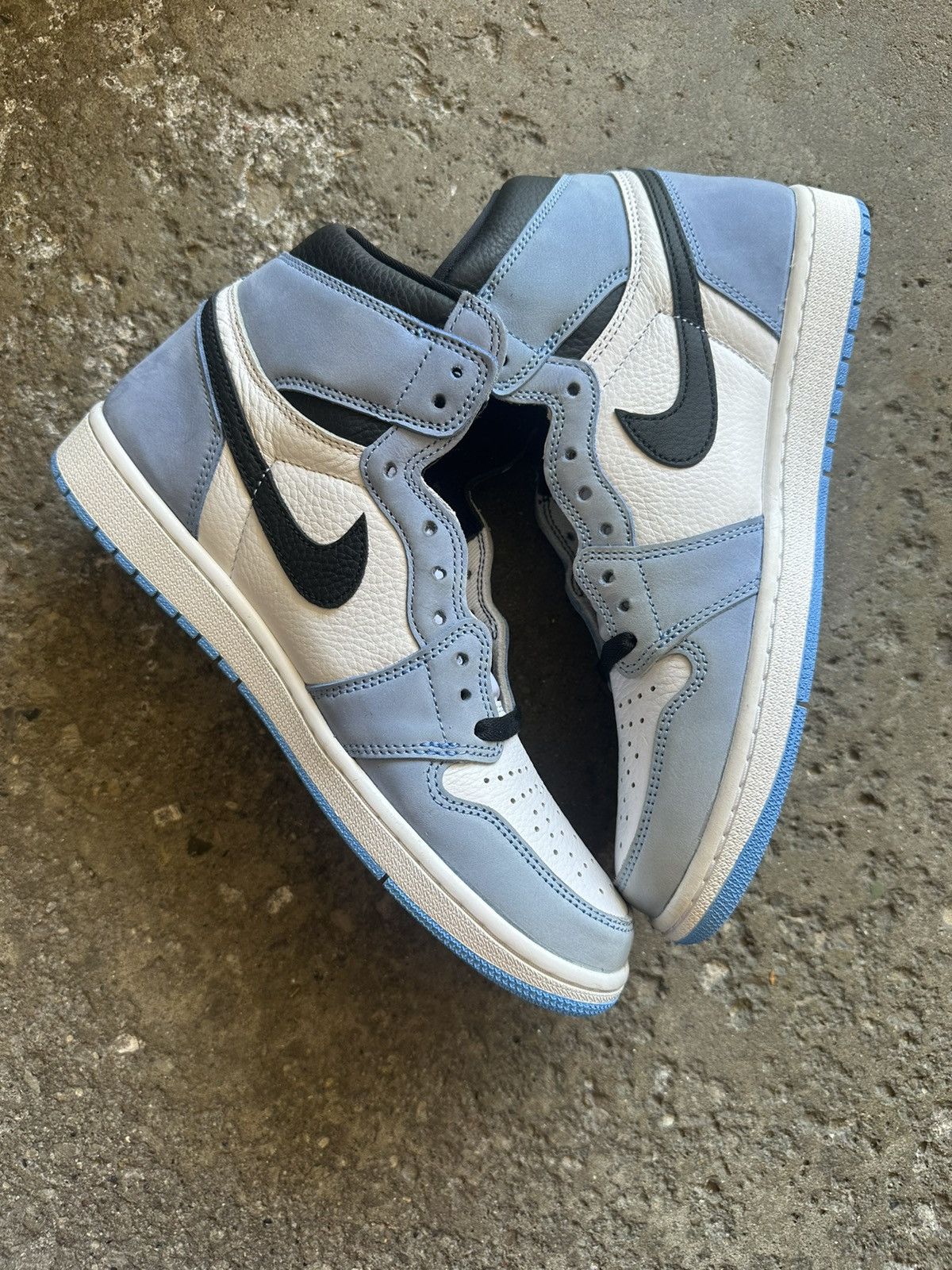 Jordan Brand Nike Air Jordan 1 Retro High OG University Blue size 11 Size US 11 / EU 44 - 2 Thumbnail