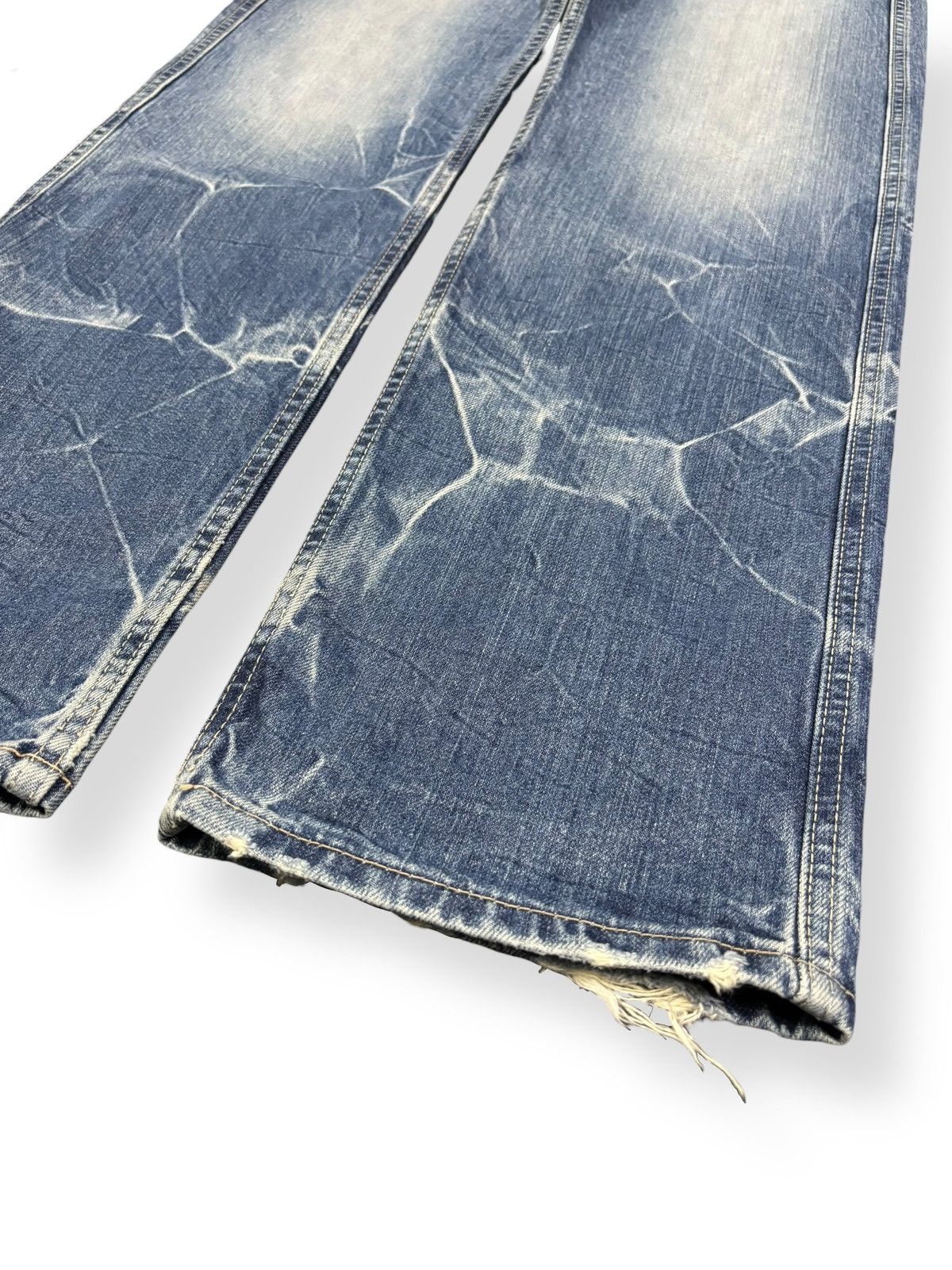 Japanese Brand Vintage 90s Eternal Union Made Cracked Wash Bush Denim Pants Size US 31 - 8 Thumbnail