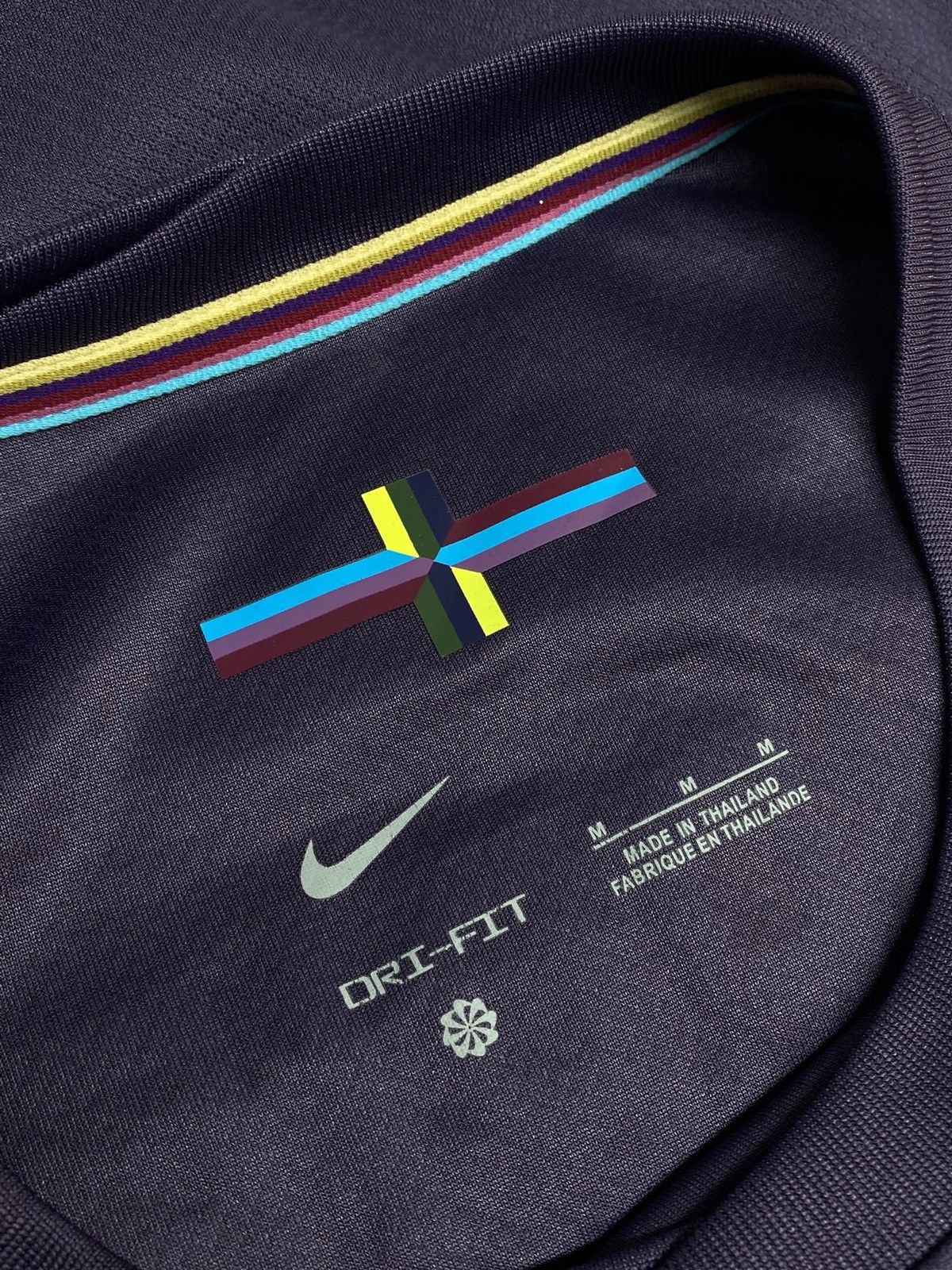 Nike ENGLAND NIKE EURO JERSEY TRIPPIER #12 STUNNING COLORS Size US M / EU 48-50 / 2 - 16 Thumbnail