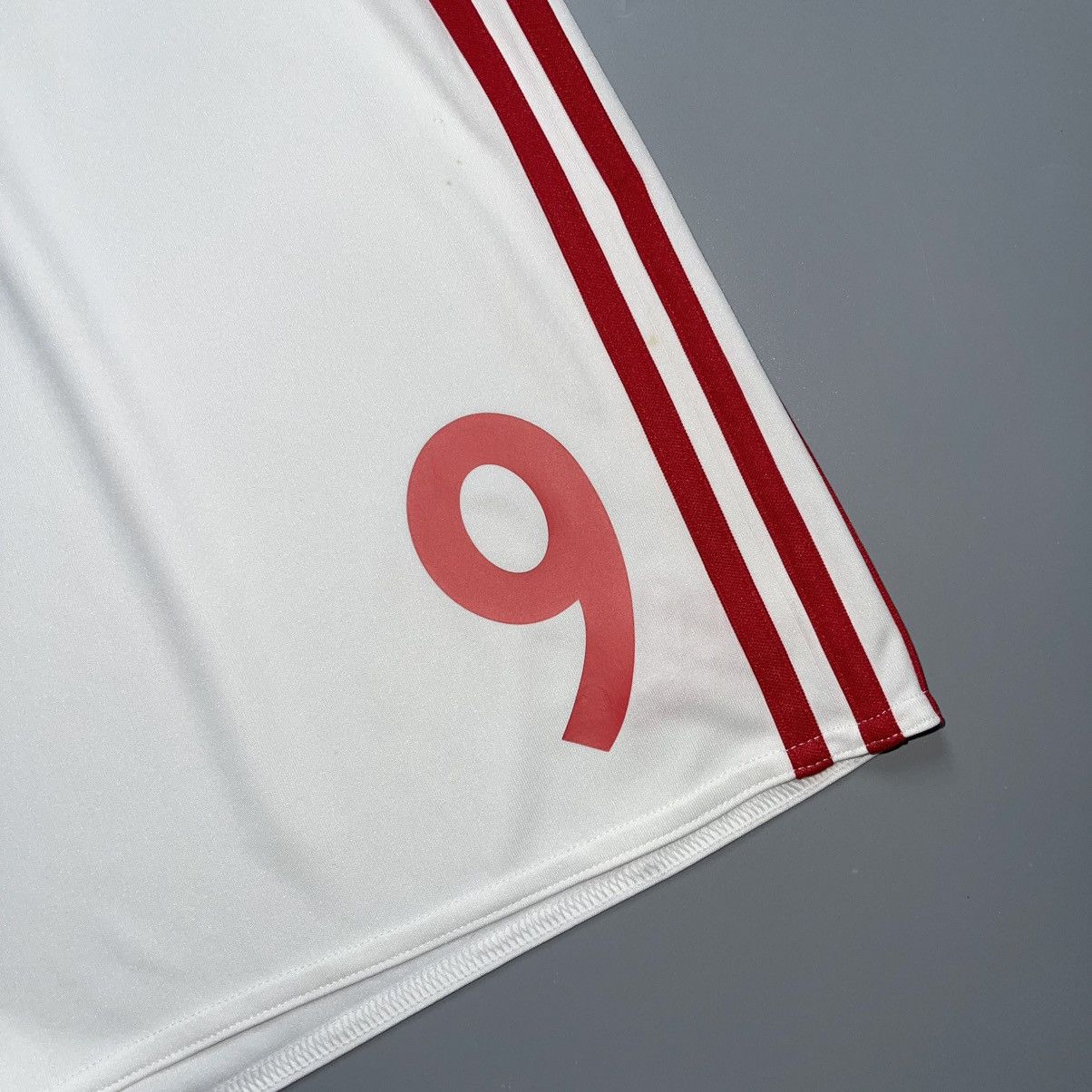 Adidas BAYERN ADIDAS 2016/2017 FOOTBALL HOME SHORTS #9 LEWANDOWSKI Size US 37 - 3 Thumbnail